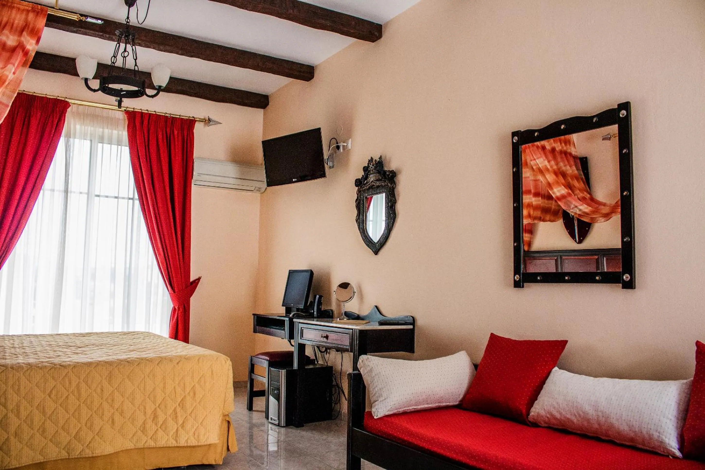 Bed in Castello Di Cavallieri Suites & Spa - Adults Only