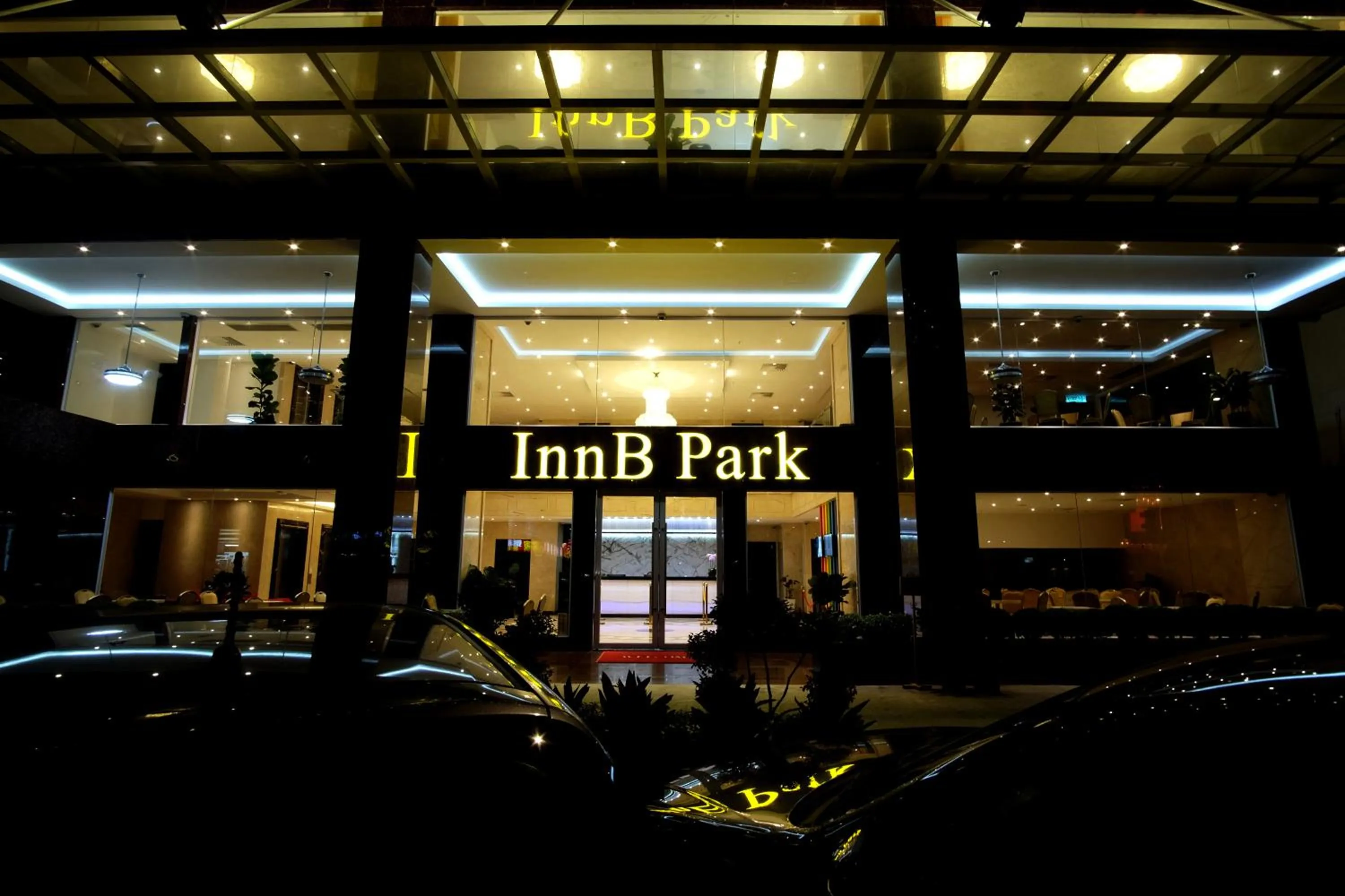Facade/entrance in InnB Park Hotel