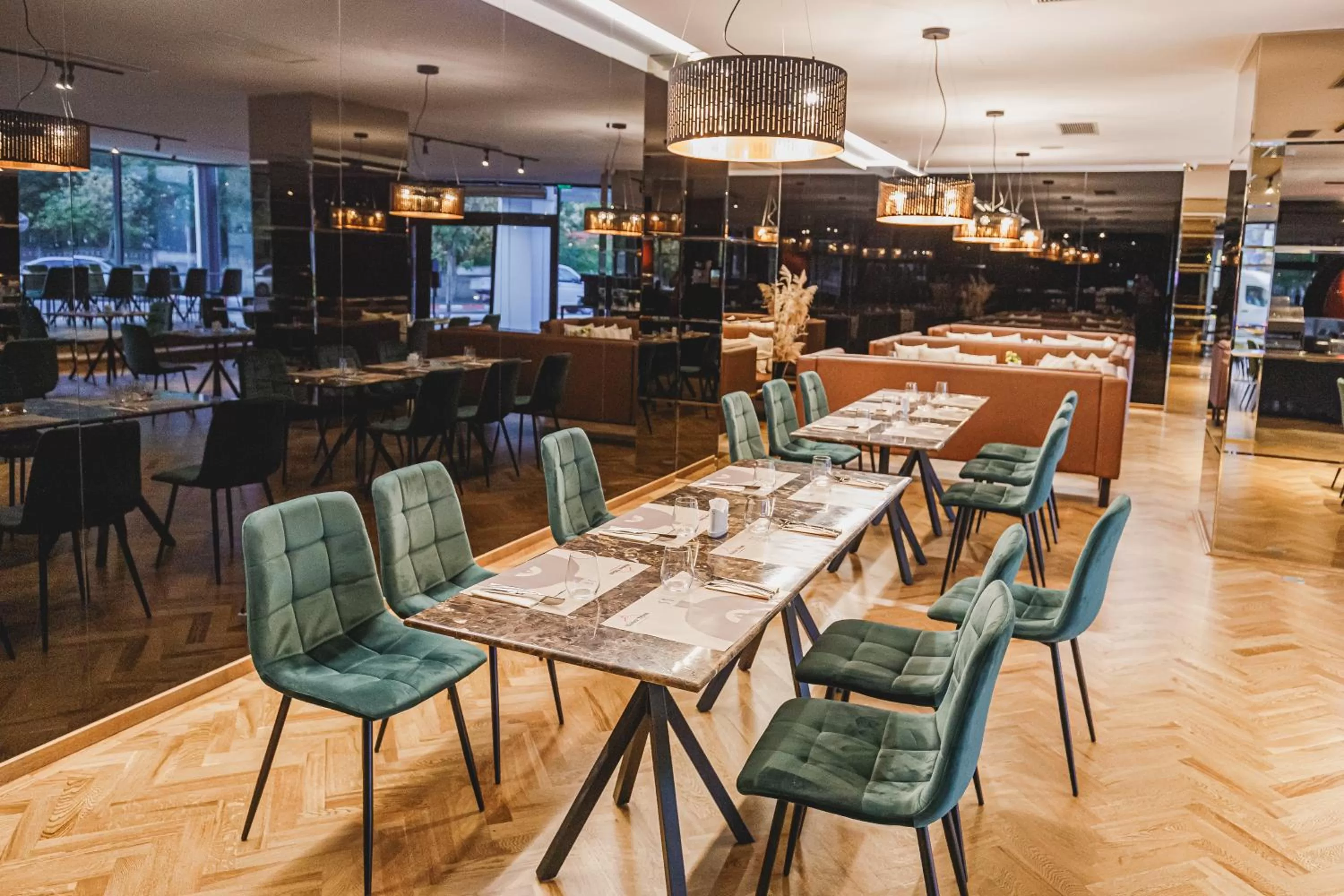 Restaurant/places to eat in Hermanns Hotel & Spa Sibiu