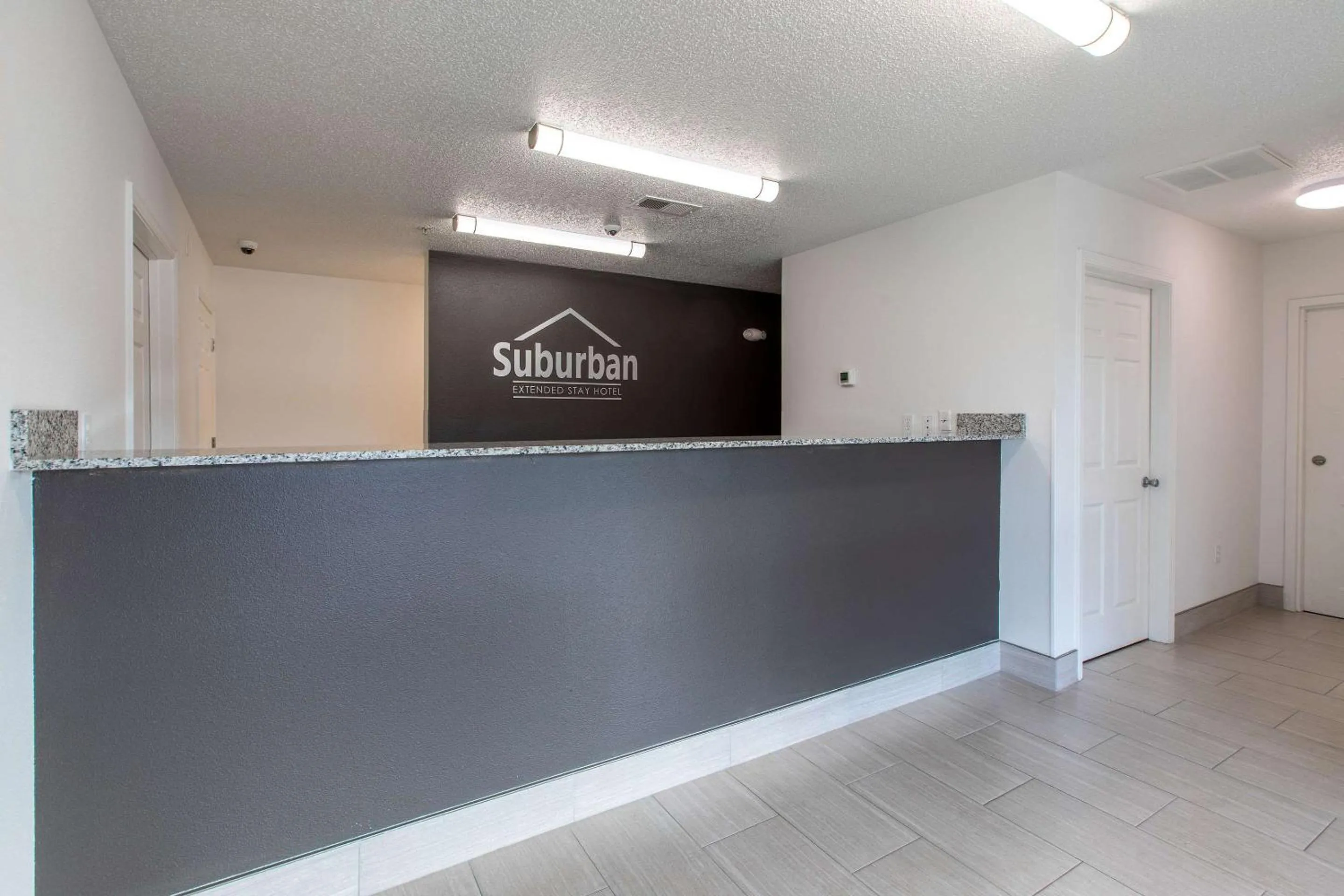 Lobby or reception in Suburban Studios Spartanburg - I-26