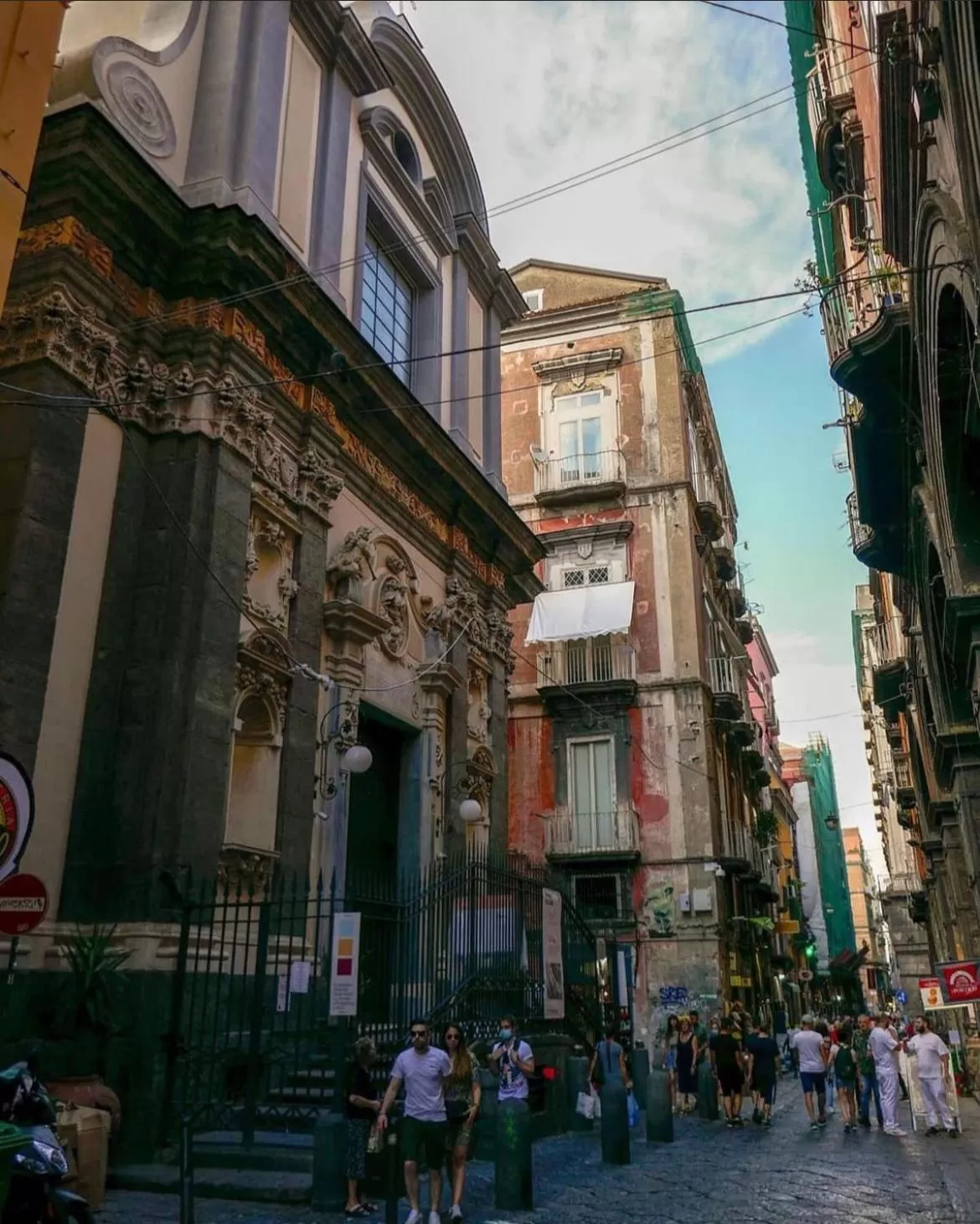 Landmark view in Mafalda - Napoli Rooms