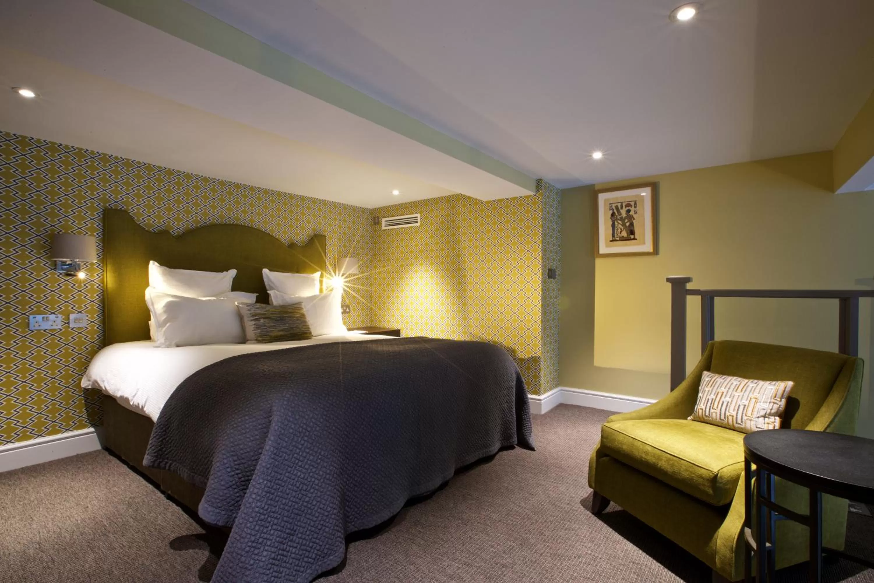 Bed in 54 Queen's Gate Hotel