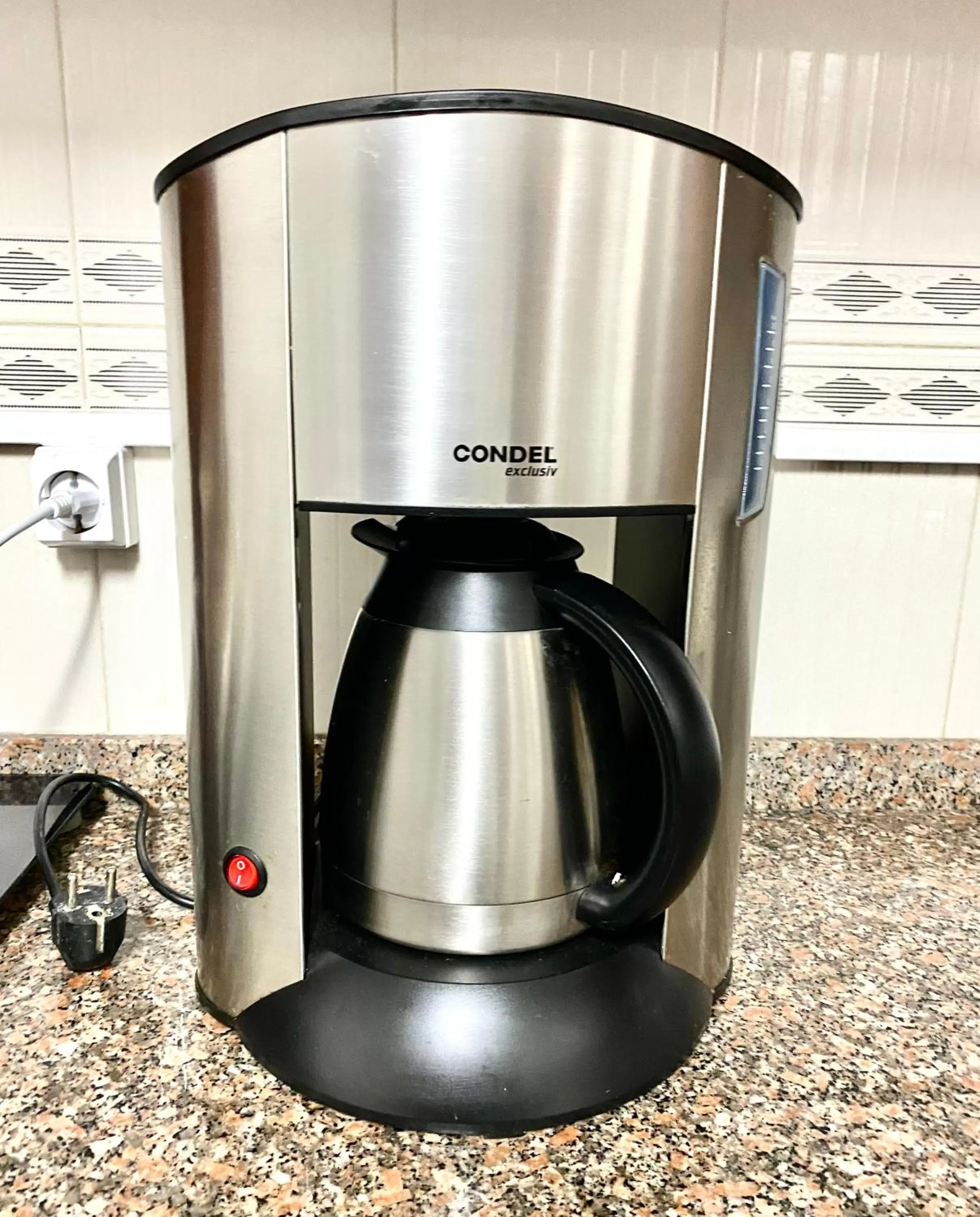 Coffee/Tea Facilities in Spray B&B Sitio in Nazare Mini bar, European style