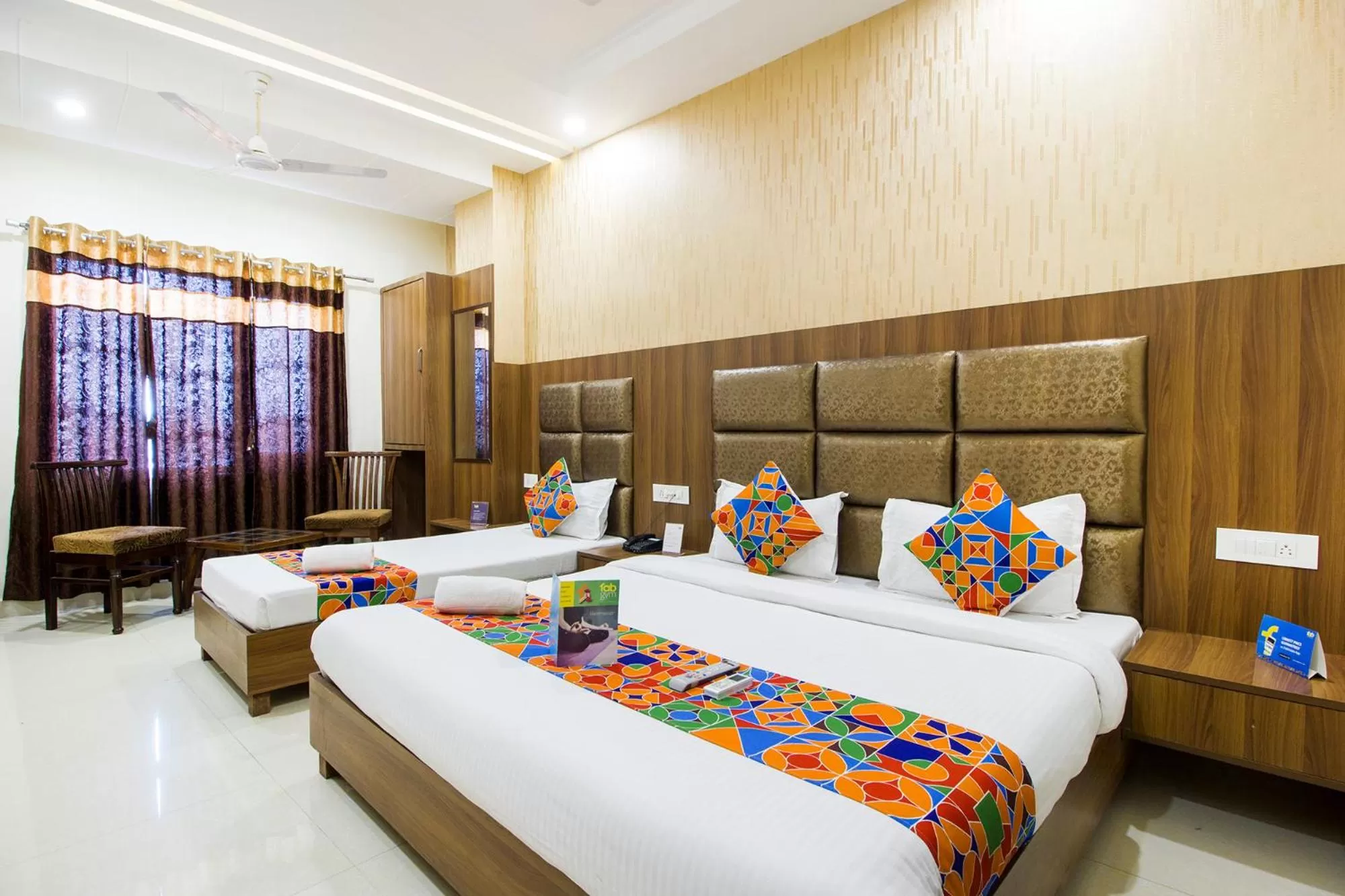 Bedroom, Bed in FabHotel Royal Villa Hussainpura Chowk