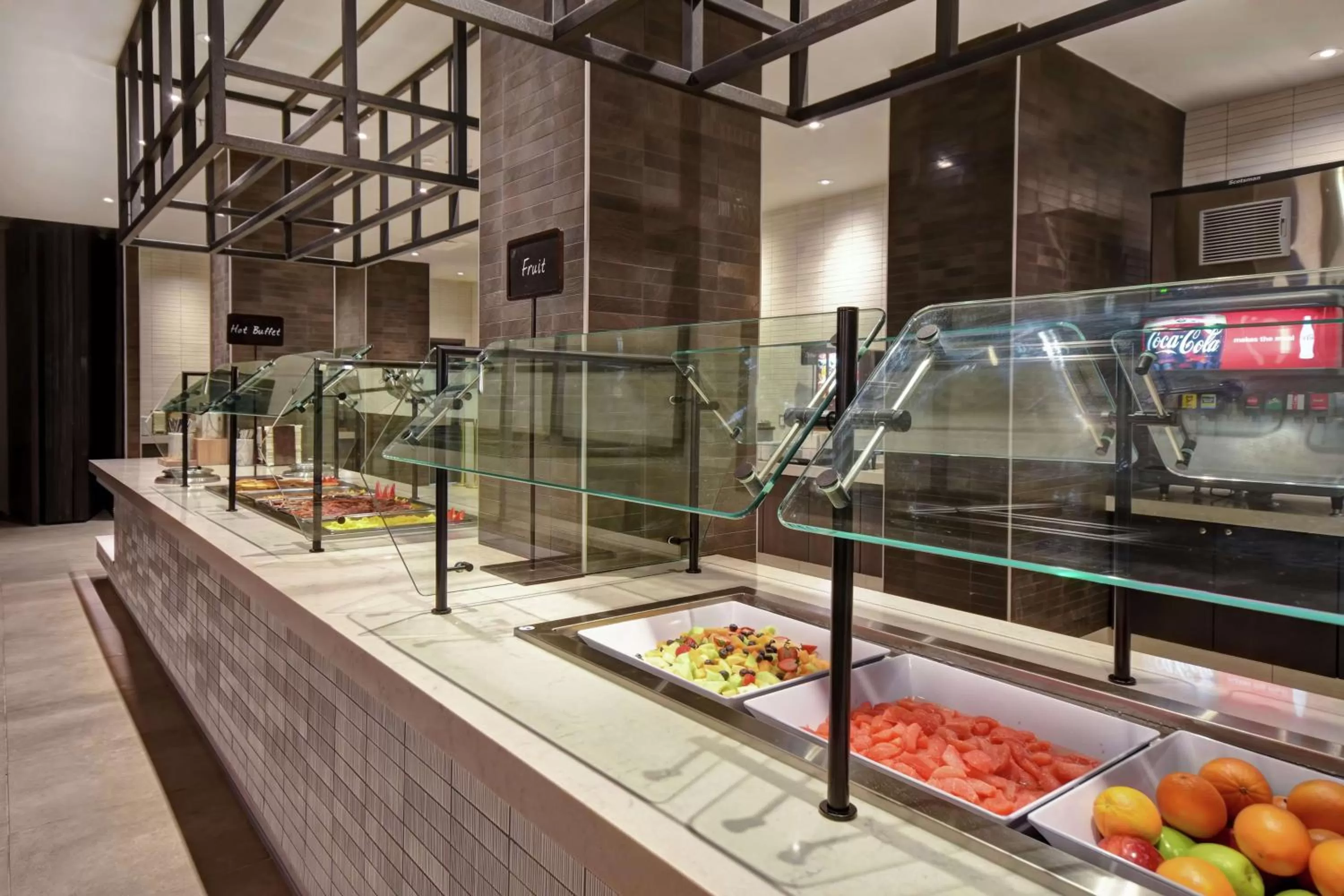 Breakfast in Embassy Suites by Hilton Raleigh Durham Research Triangle