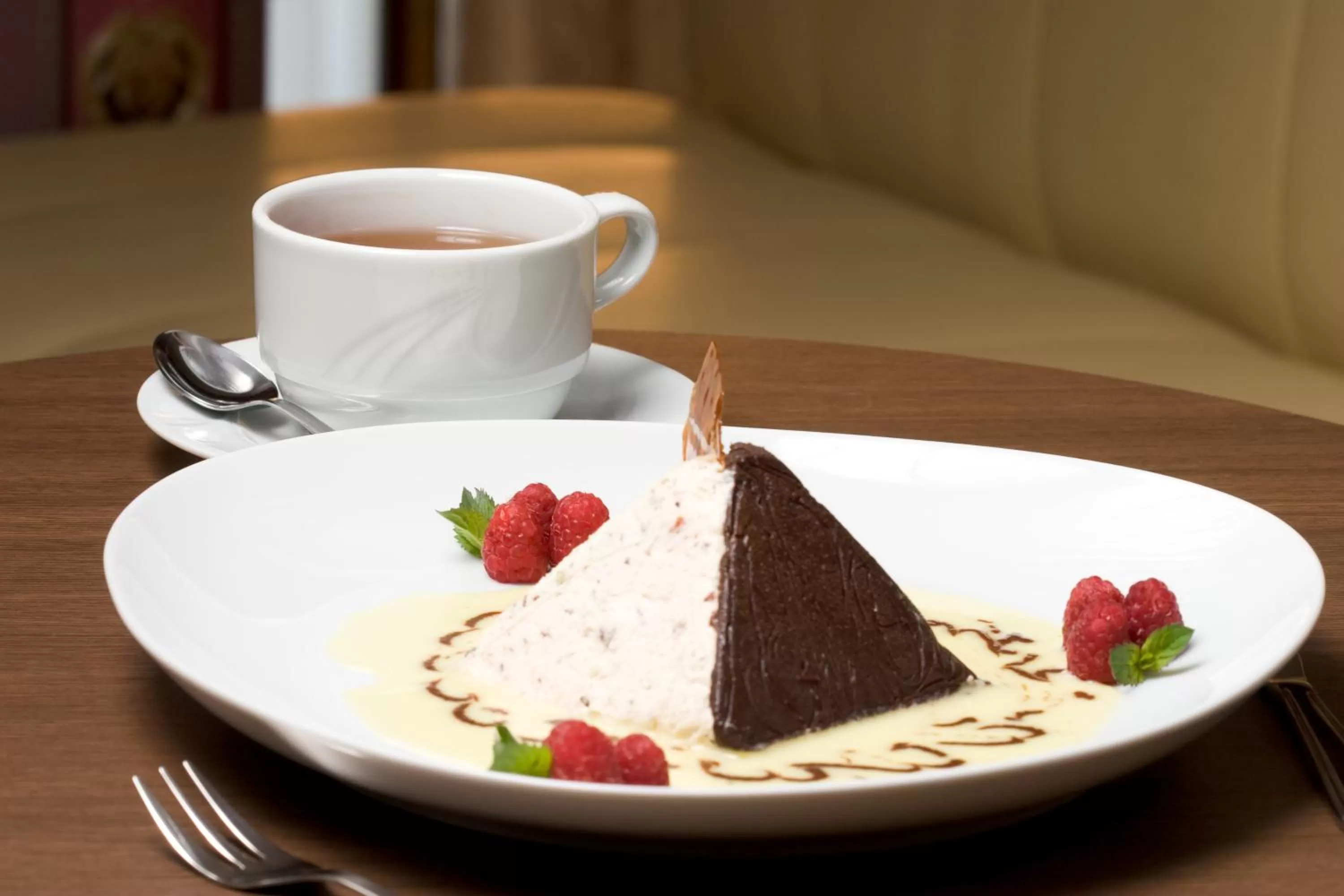 Coffee/tea facilities in Manhattan Hotel & Restaurant