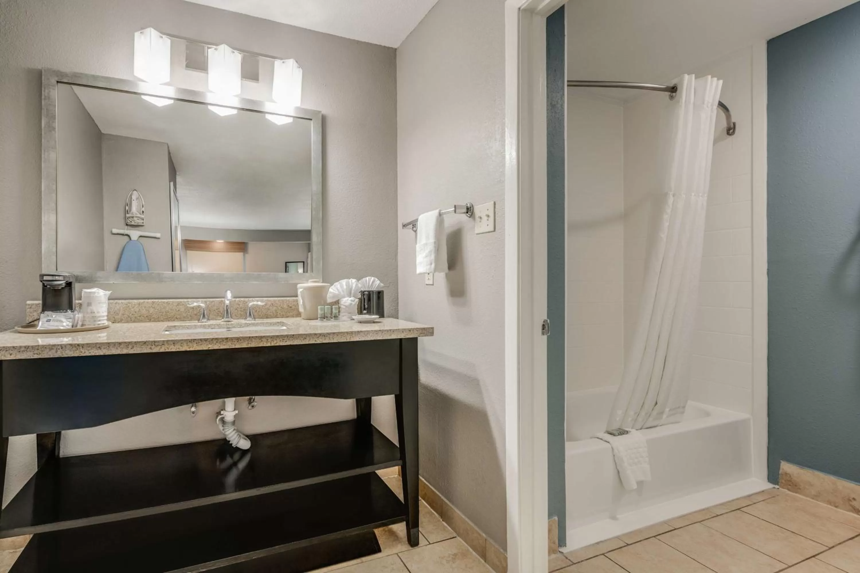 Photo of the whole room in Best Western Huntsville Inn & Suites