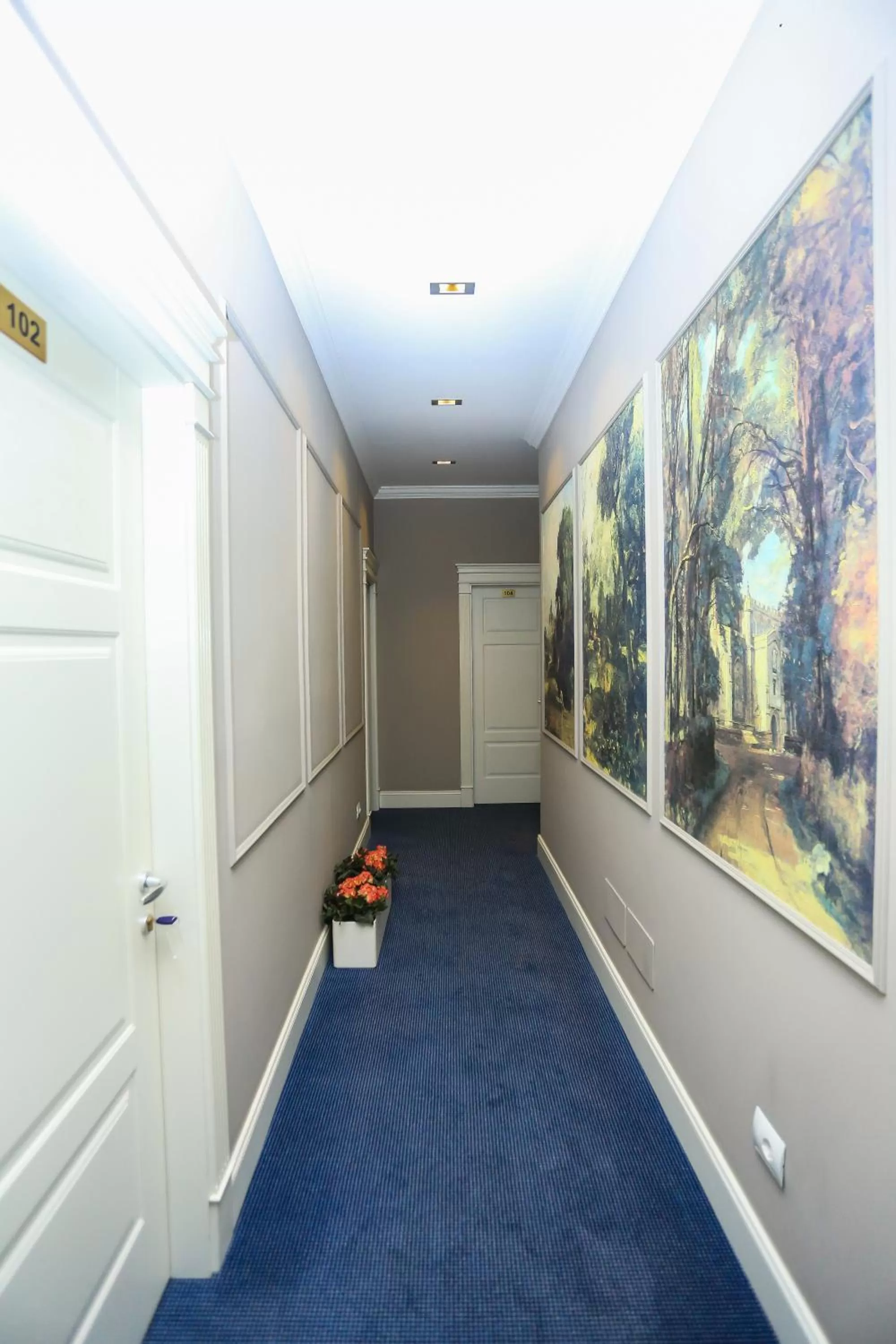 Floor plan in Hotel Monarch