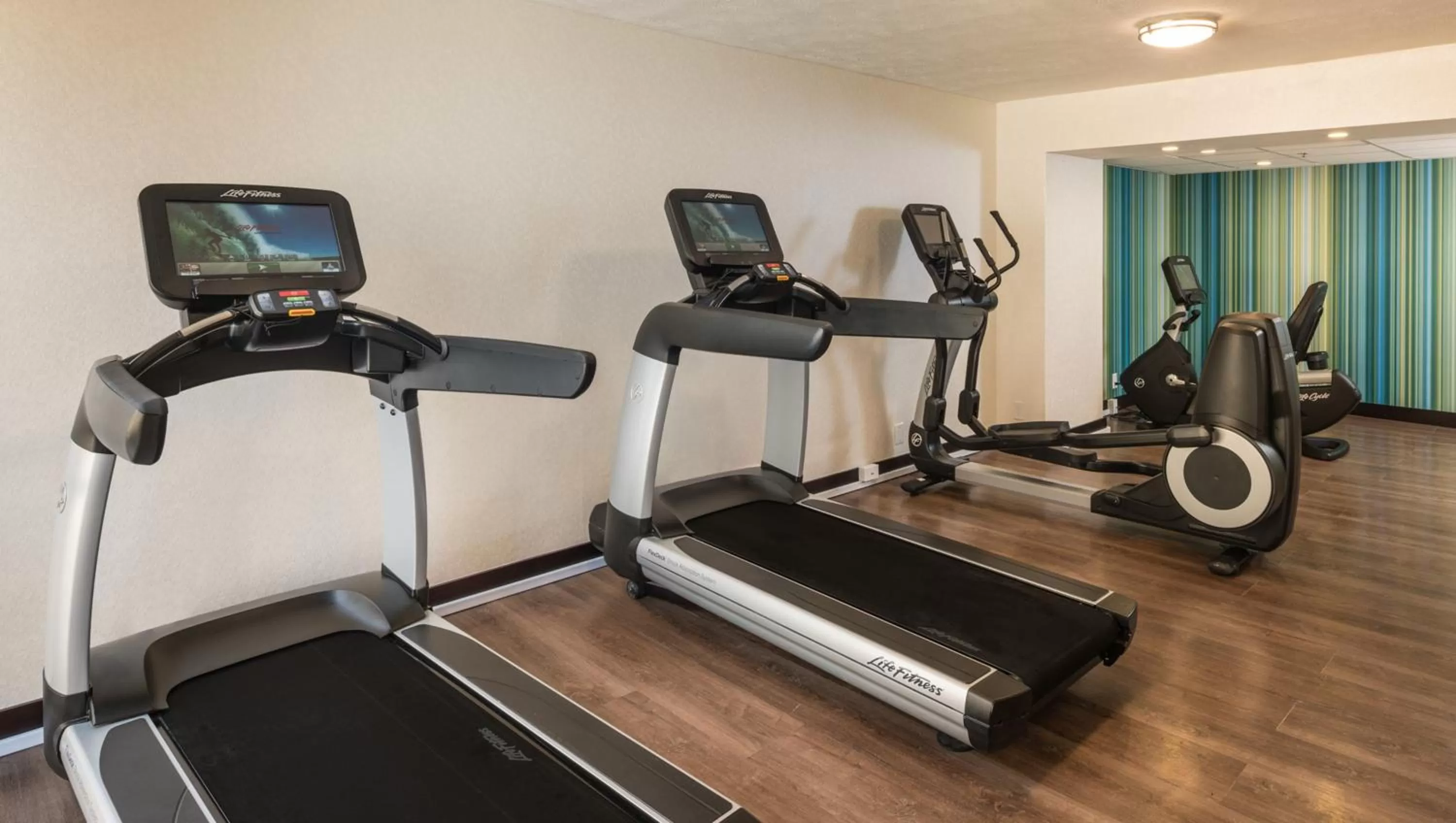 Spa and wellness centre/facilities in Holiday Inn Express & Suites Springfield by IHG