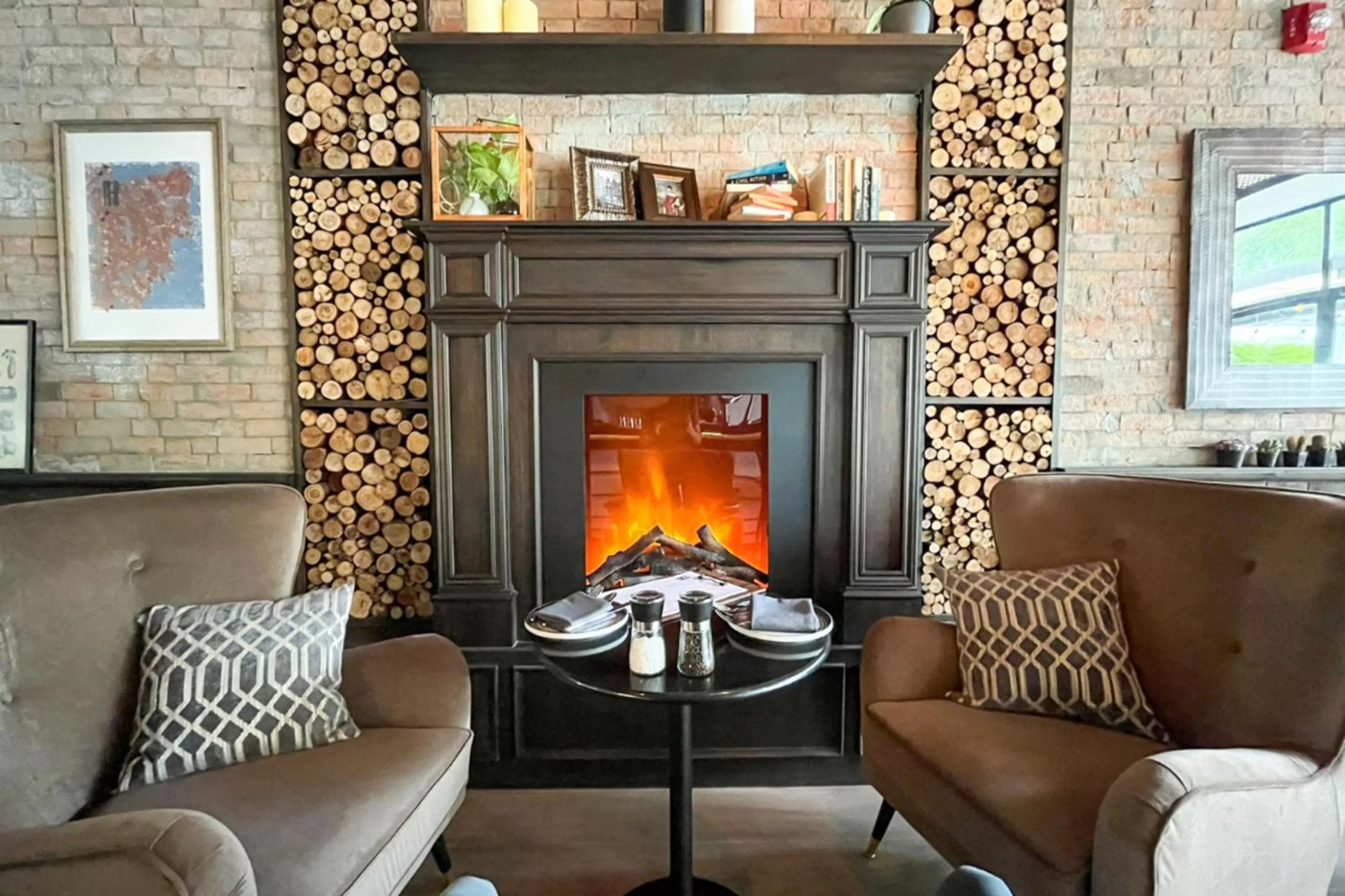 Restaurant/places to eat in The Idle Hotel and Residence