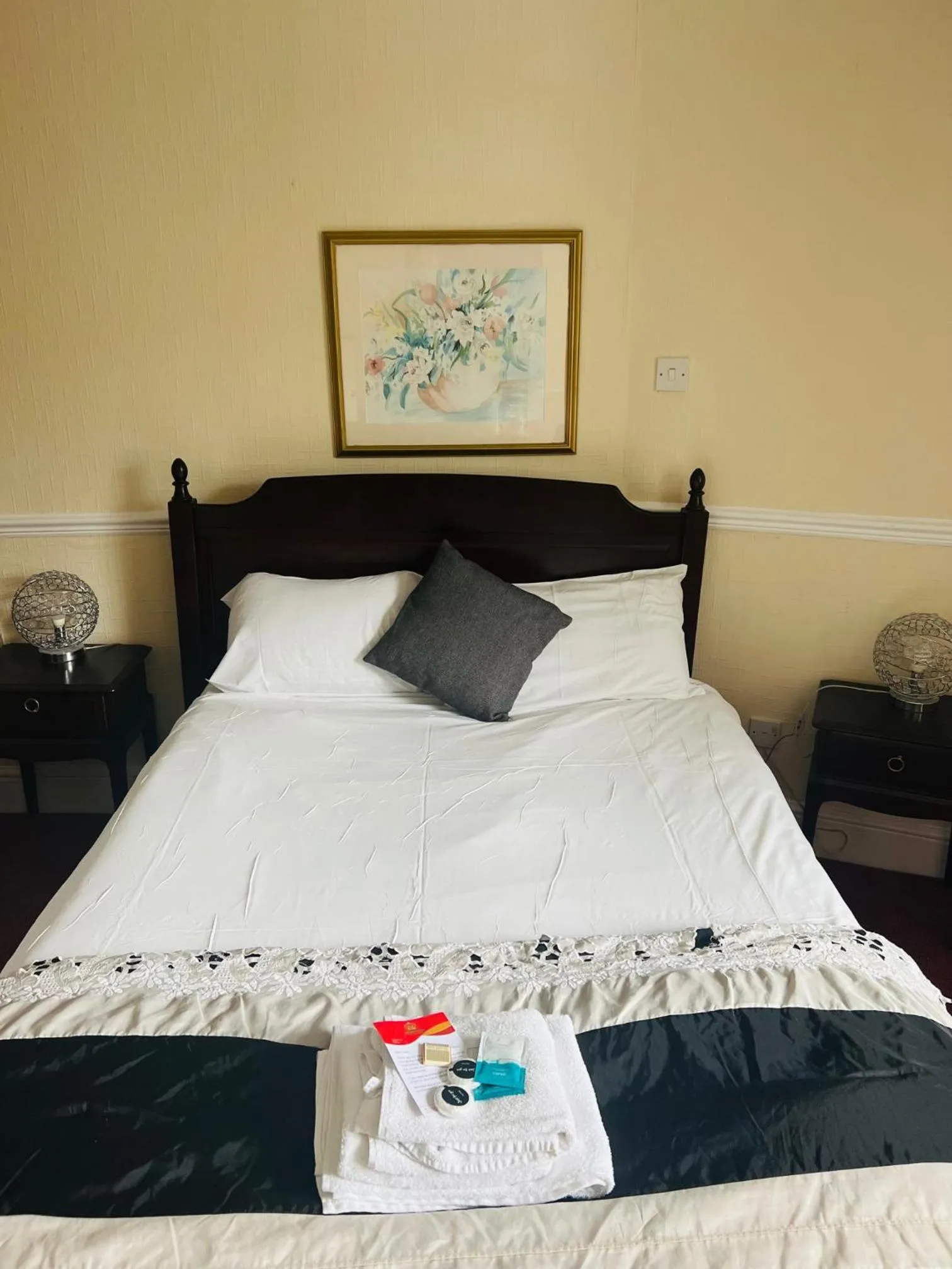 Bed in Crown Hotel Brackley