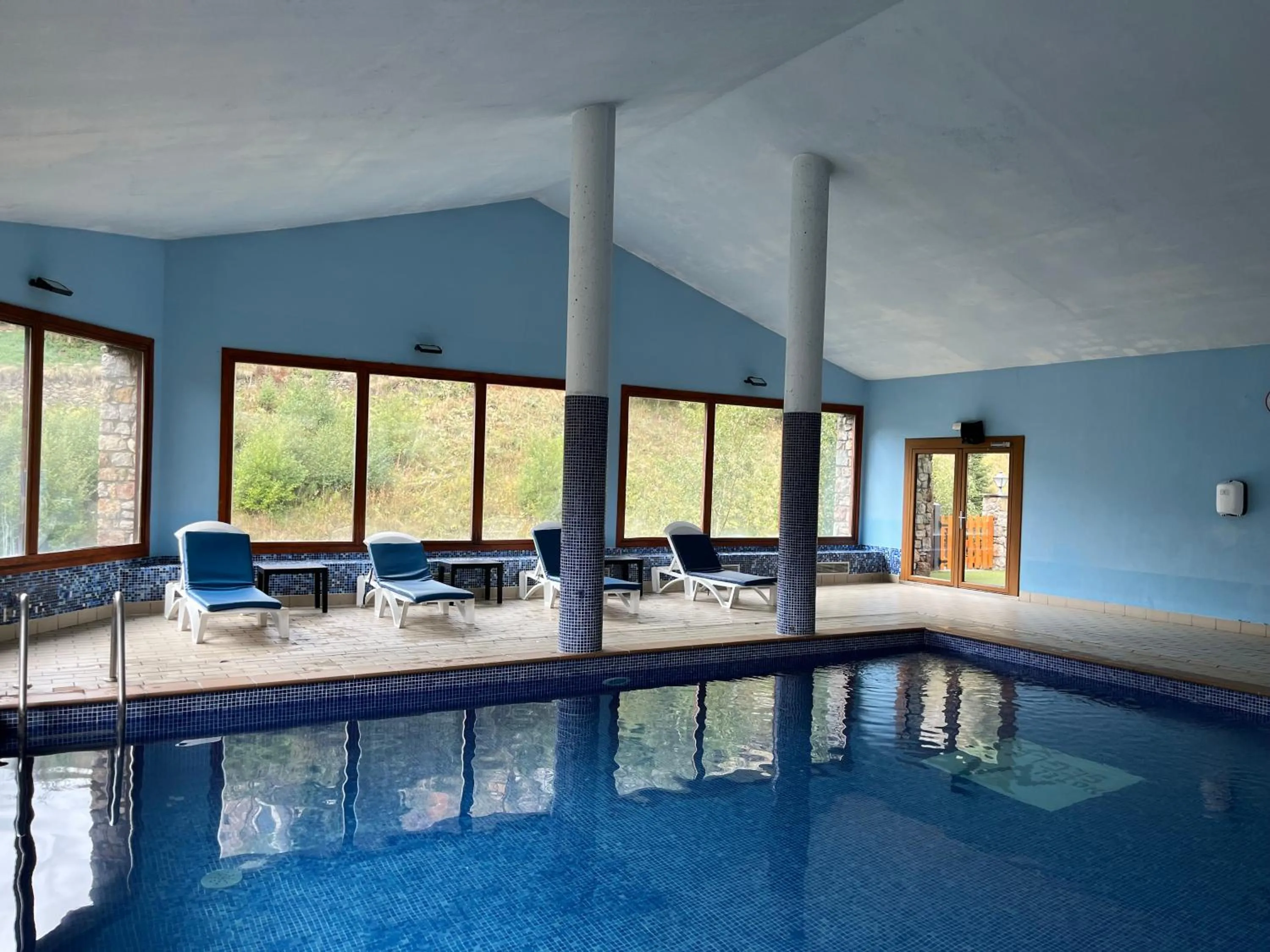 Swimming Pool in Wuau! Hotel Segle XX