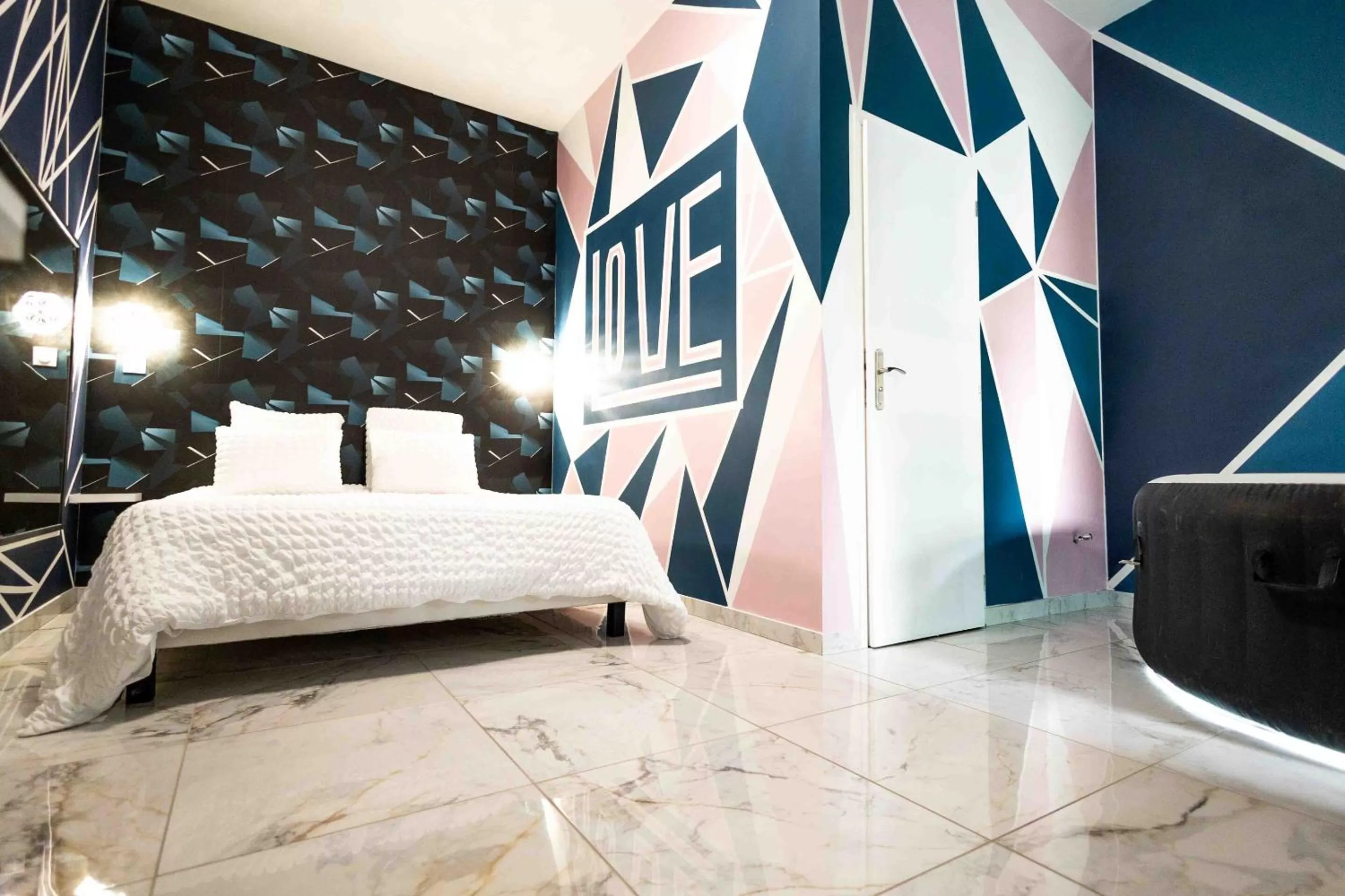 Bedroom, Bed in Hôtel Center Saint-Quentin Centre Gare