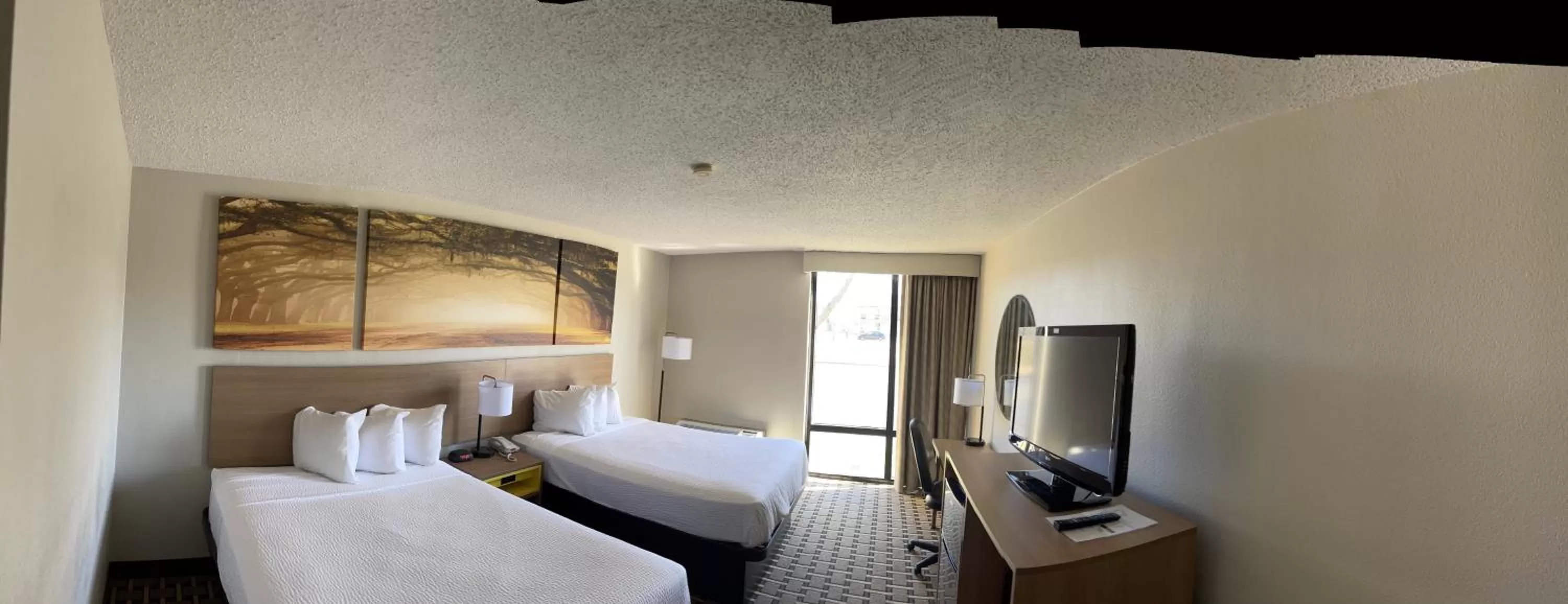 Bed in Days Inn by Wyndham Fayetteville-South/I-95 Exit 49