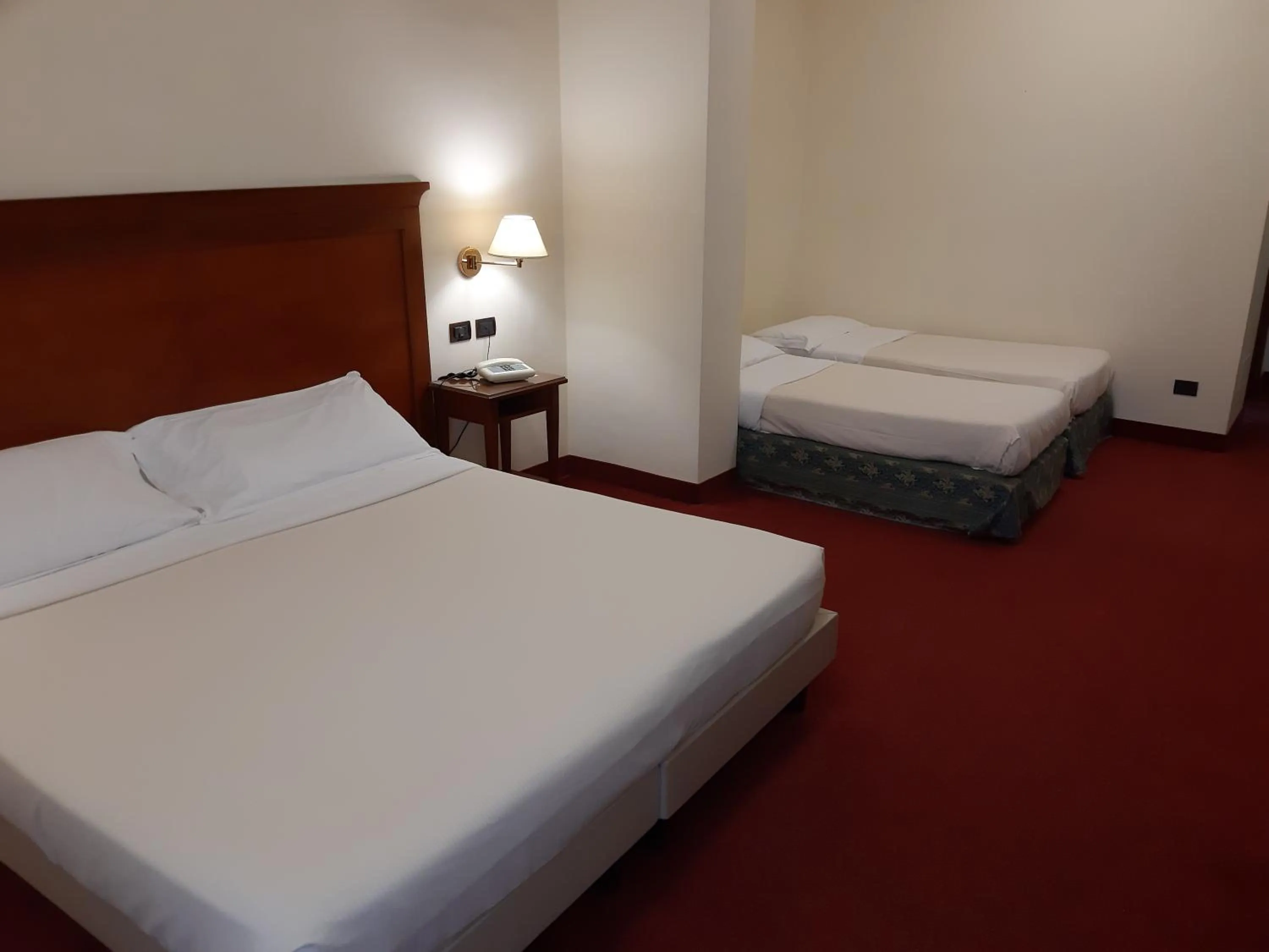 Photo of the whole room, Bed in Hotel HR