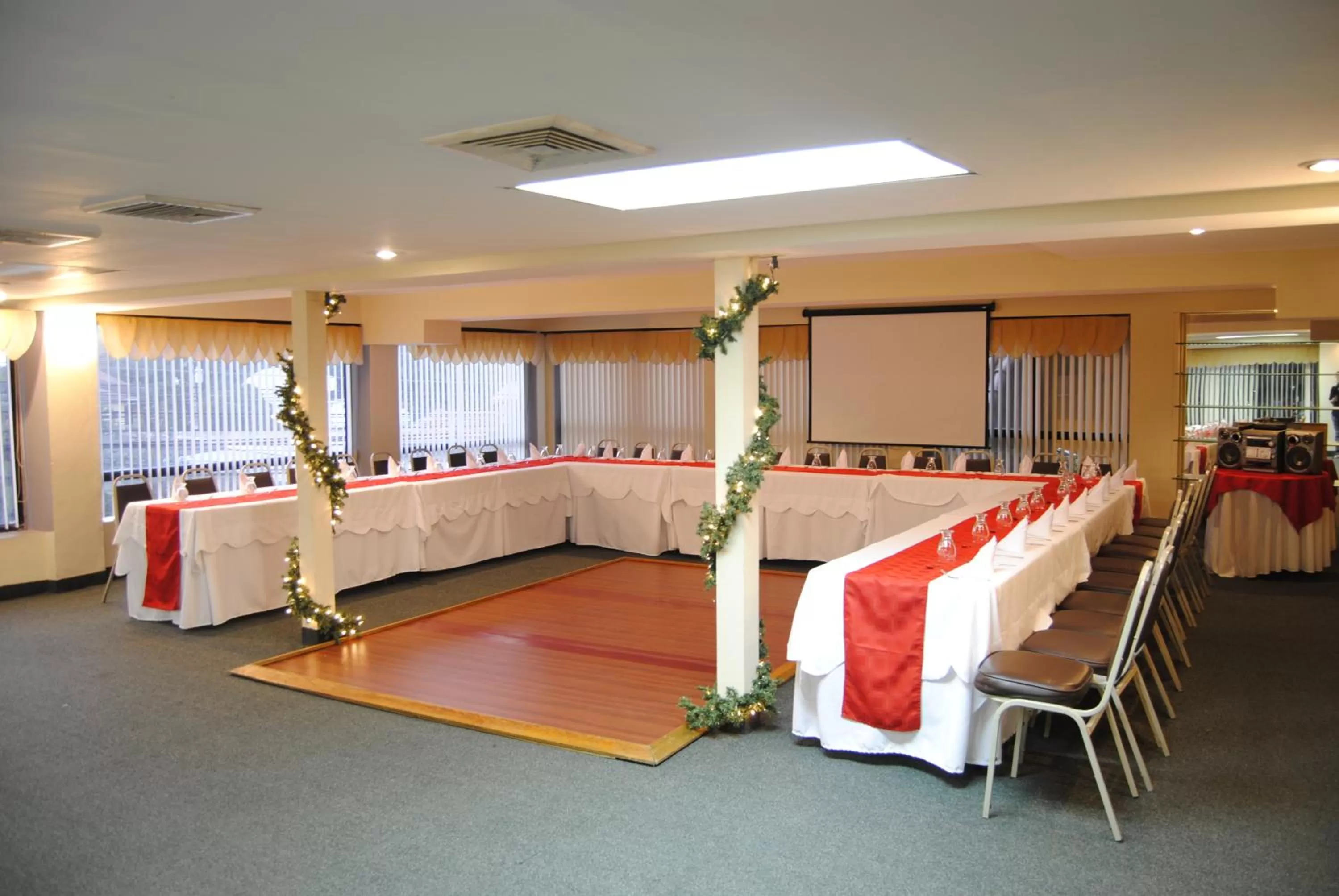 Lounge or bar in Apart Hotel La Cordillera