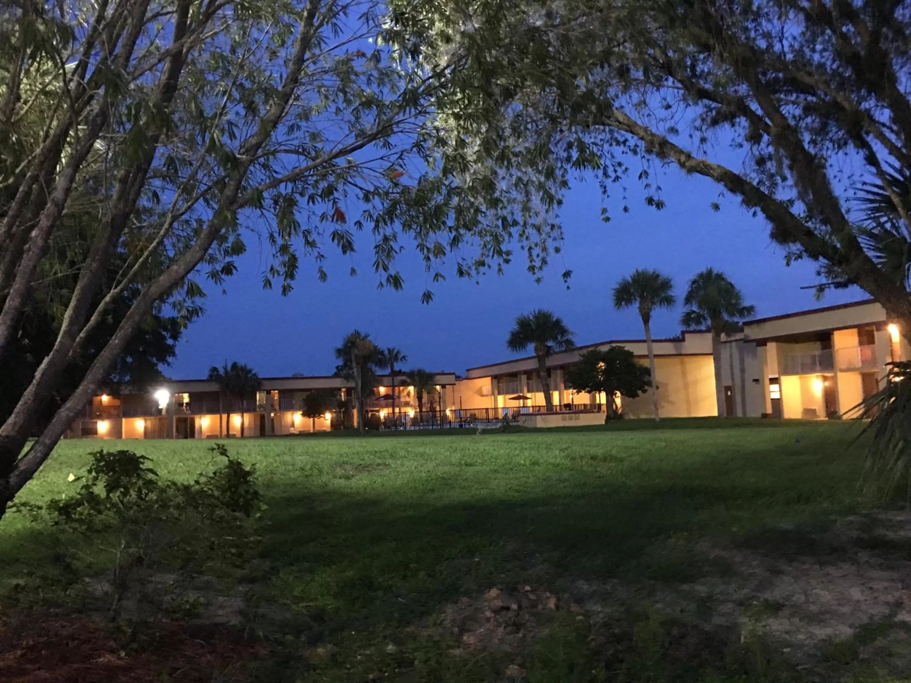 Property building in Rodeway Inn Clermont North