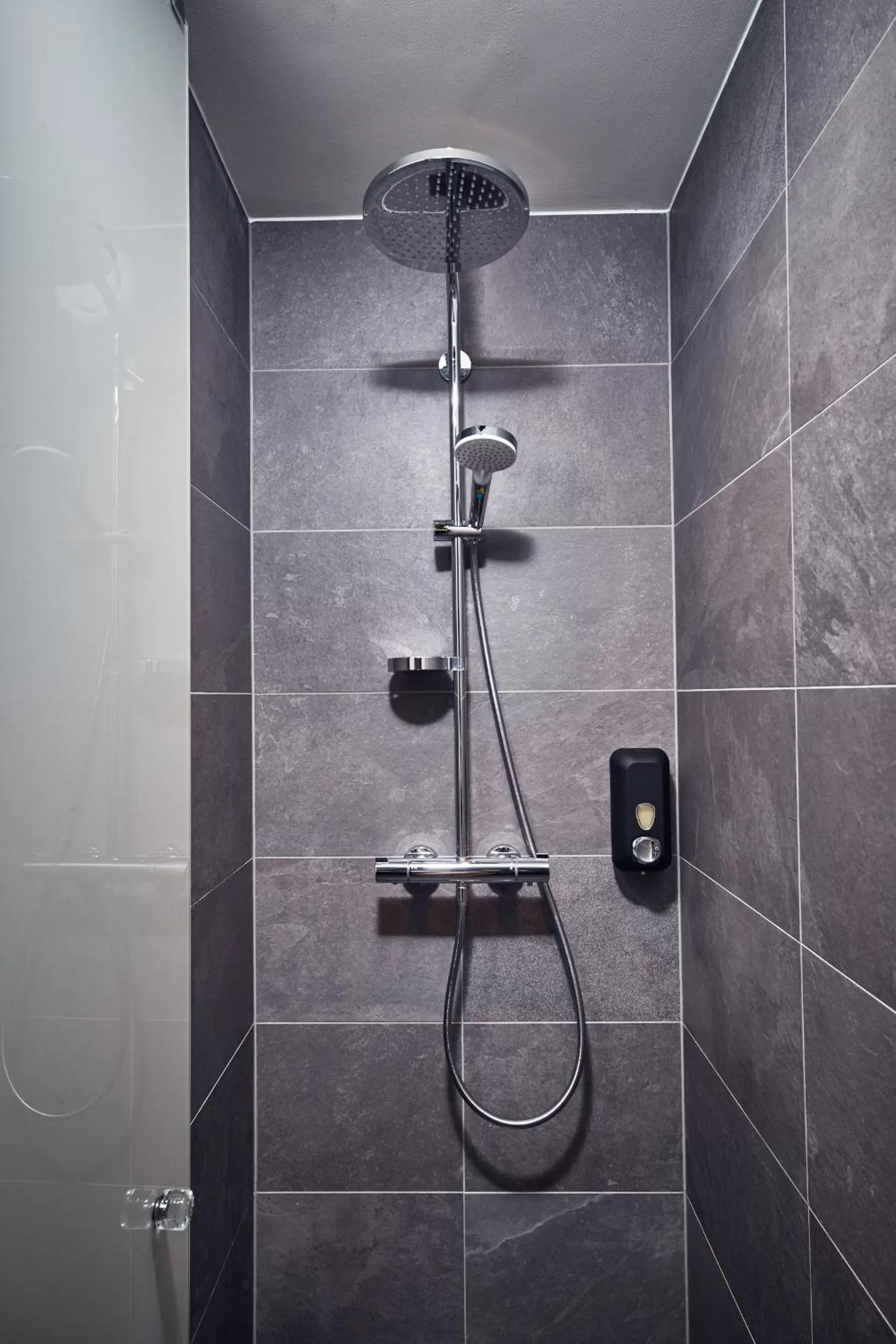 Shower in Inntel Hotels Amsterdam Centre