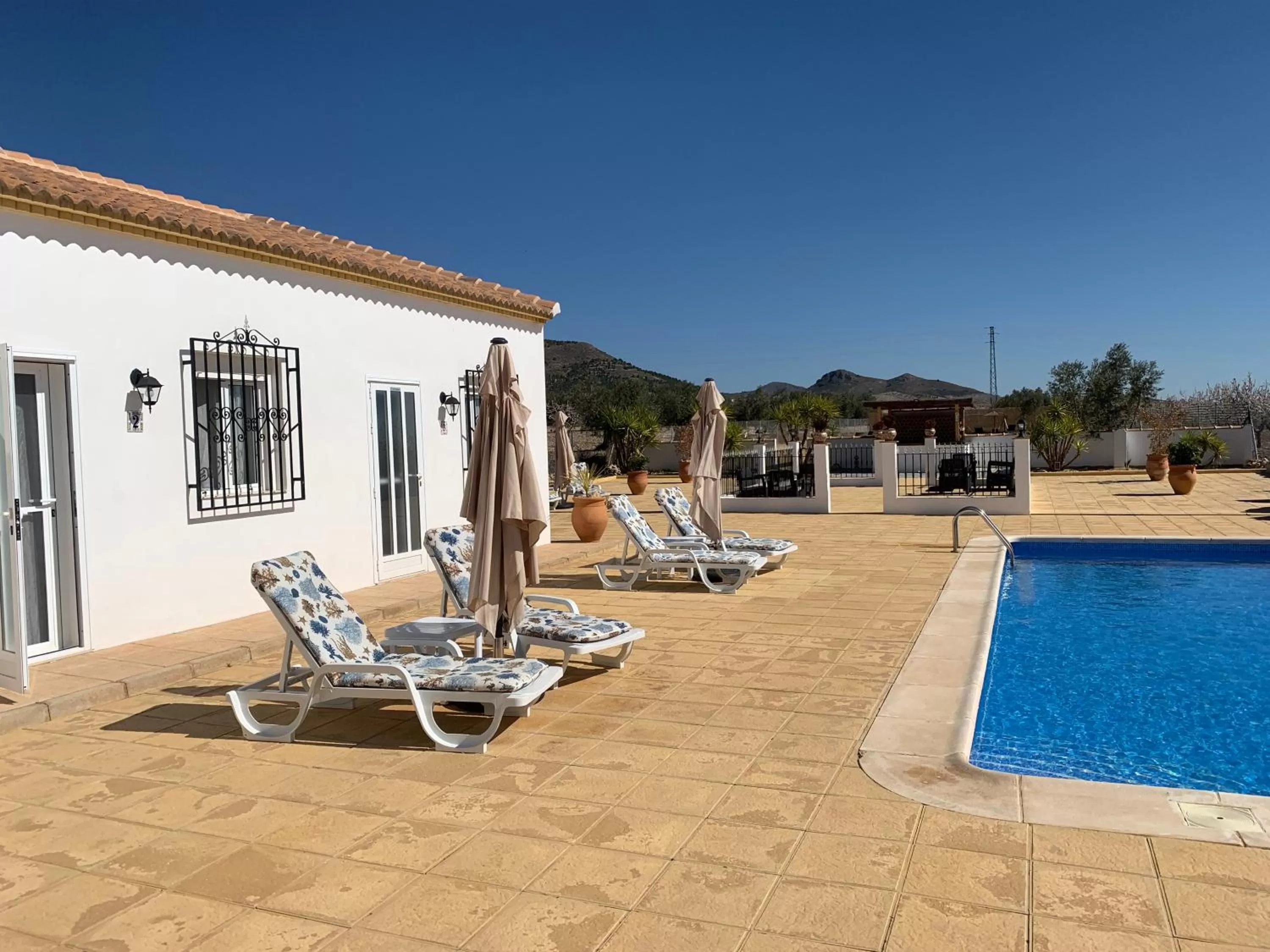 Swimming Pool in B&B Casa Blanca Oria