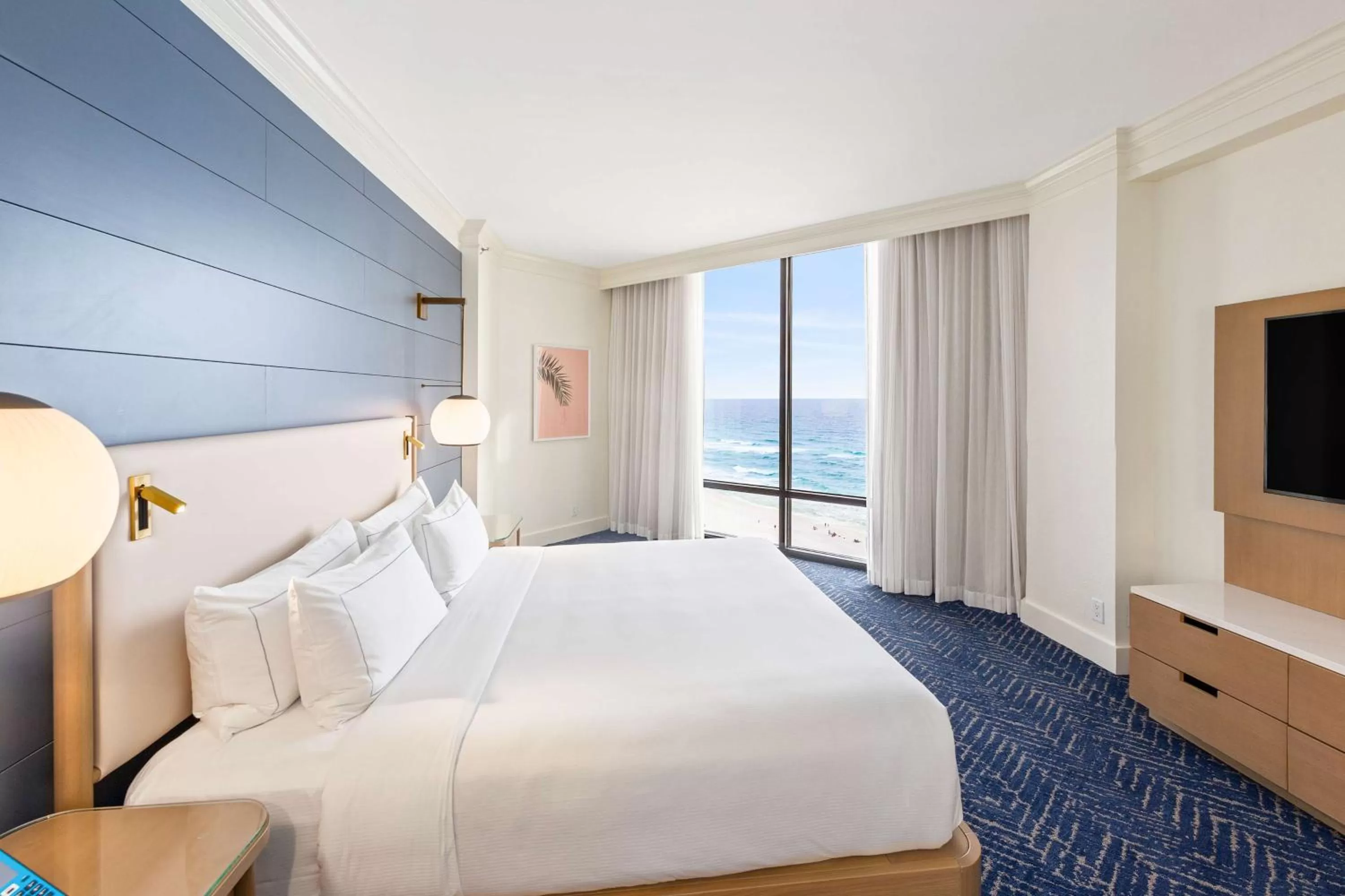 Bed in Hilton Sandestin Beach Golf Resort & Spa