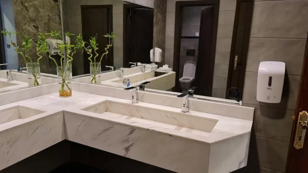 Restaurant/places to eat in Jiwar Al Madina Hotel