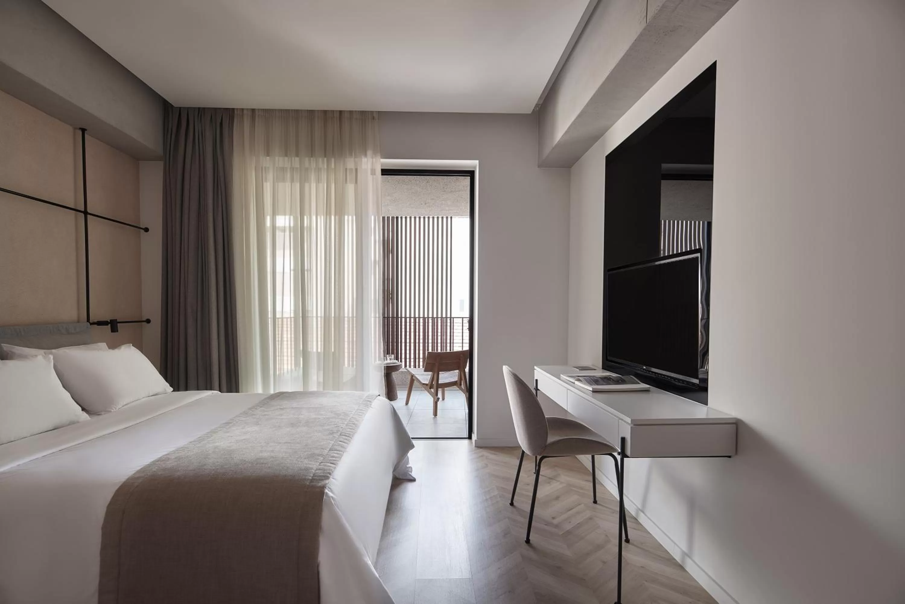 Bed in The Newel Psychiko