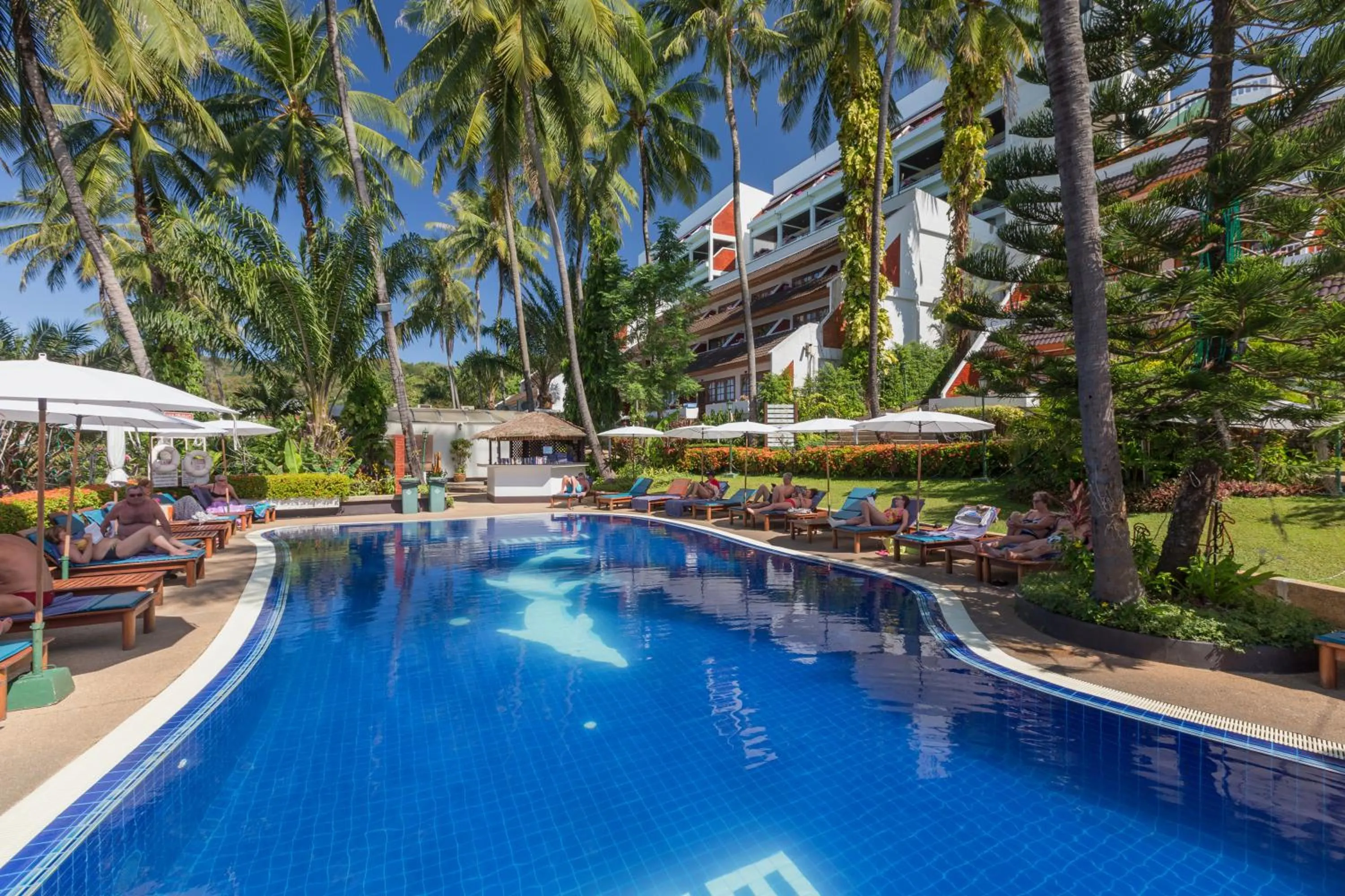 Swimming pool in Best Western Phuket Ocean Resort