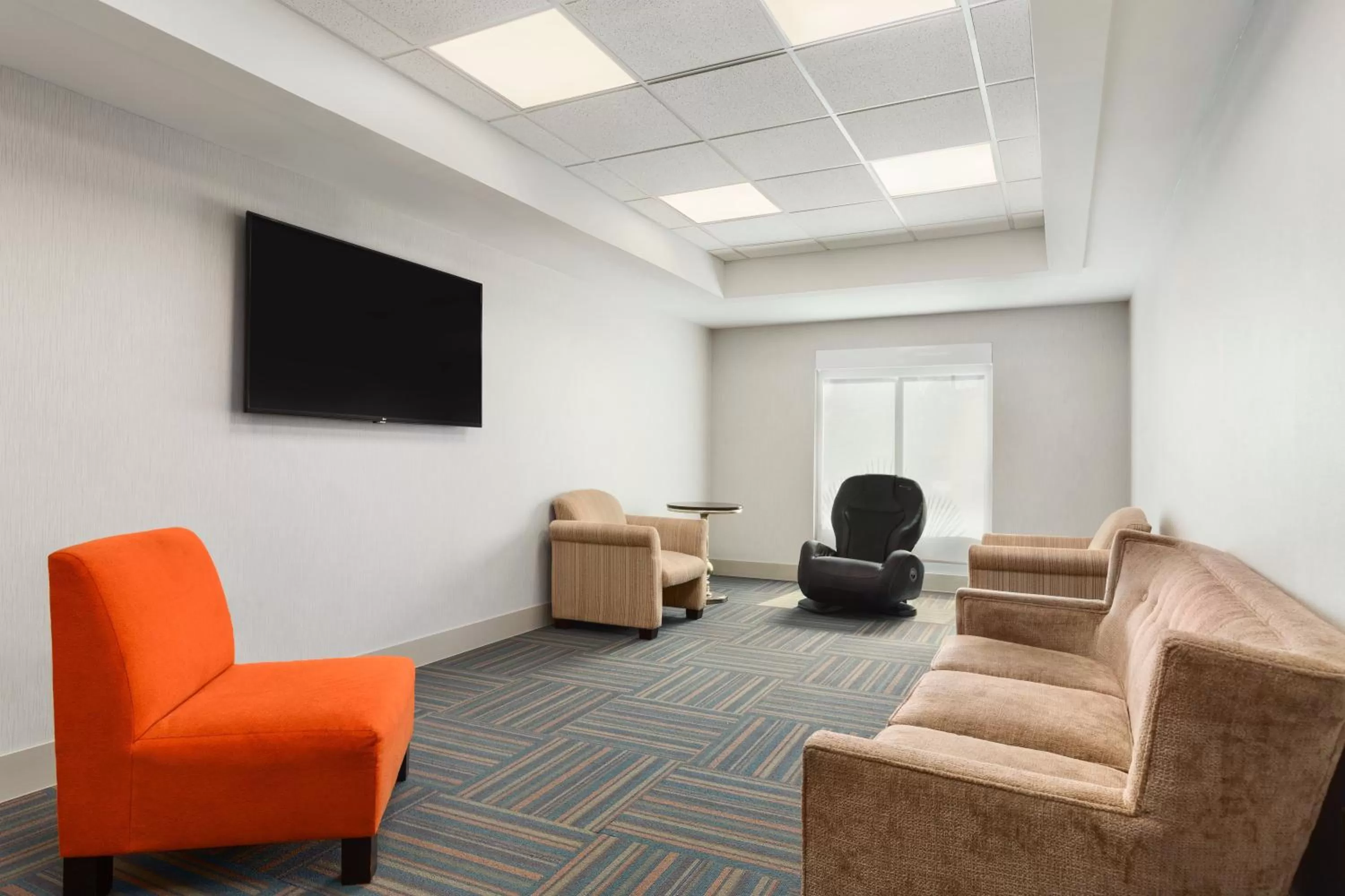 Lobby or reception in Holiday Inn Express & Suites Florence by IHG