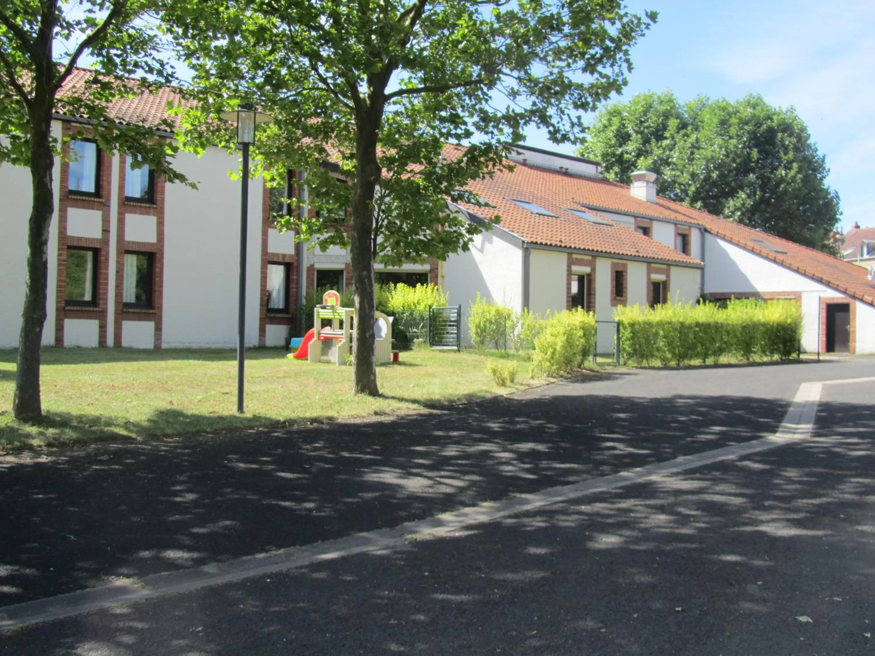 Facade/entrance in Hôtel Le Saint Joseph
