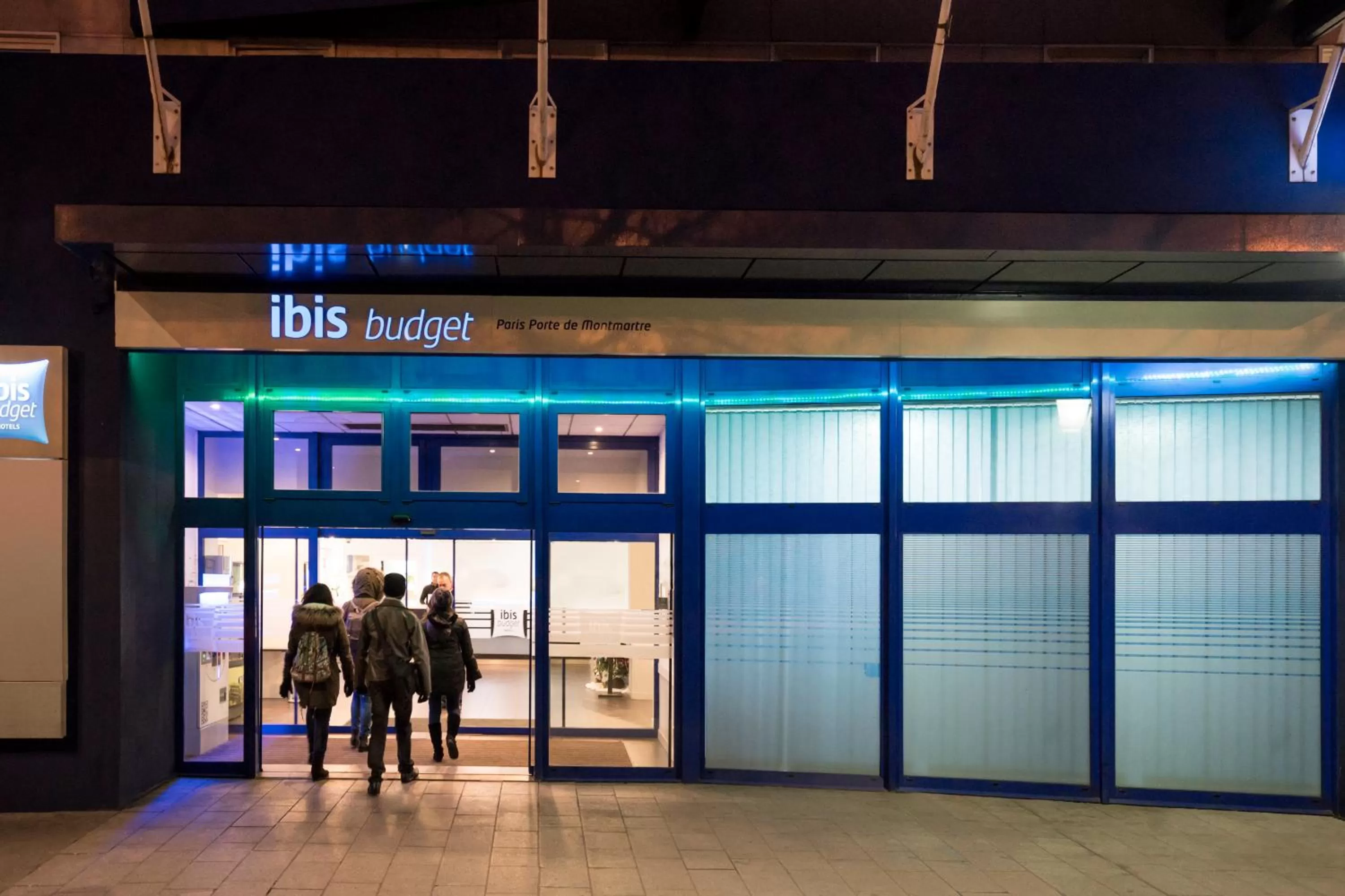 Facade/entrance in ibis budget Paris Porte De Montmartre
