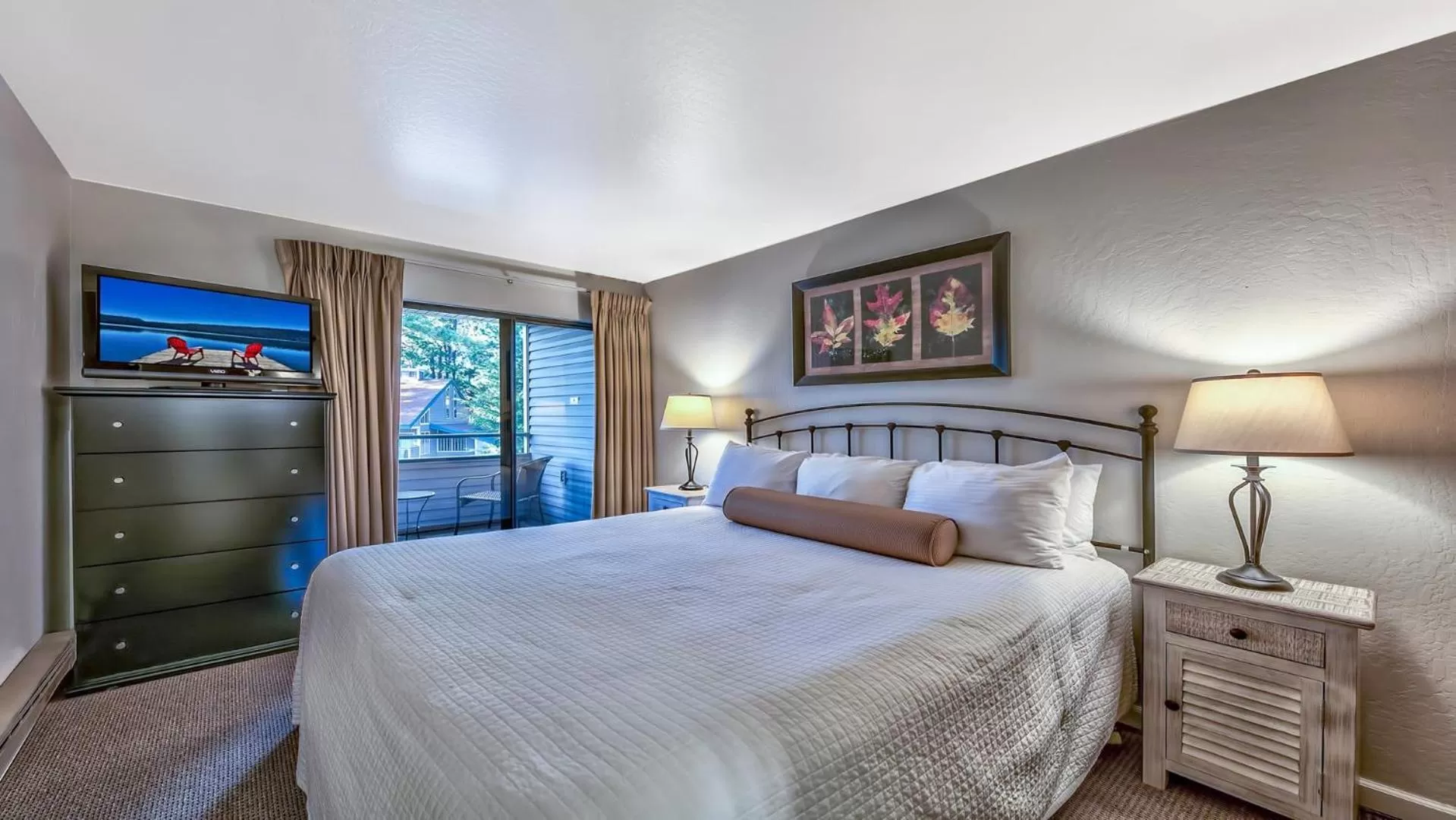 Bed in Lakeland Village at Heavenly