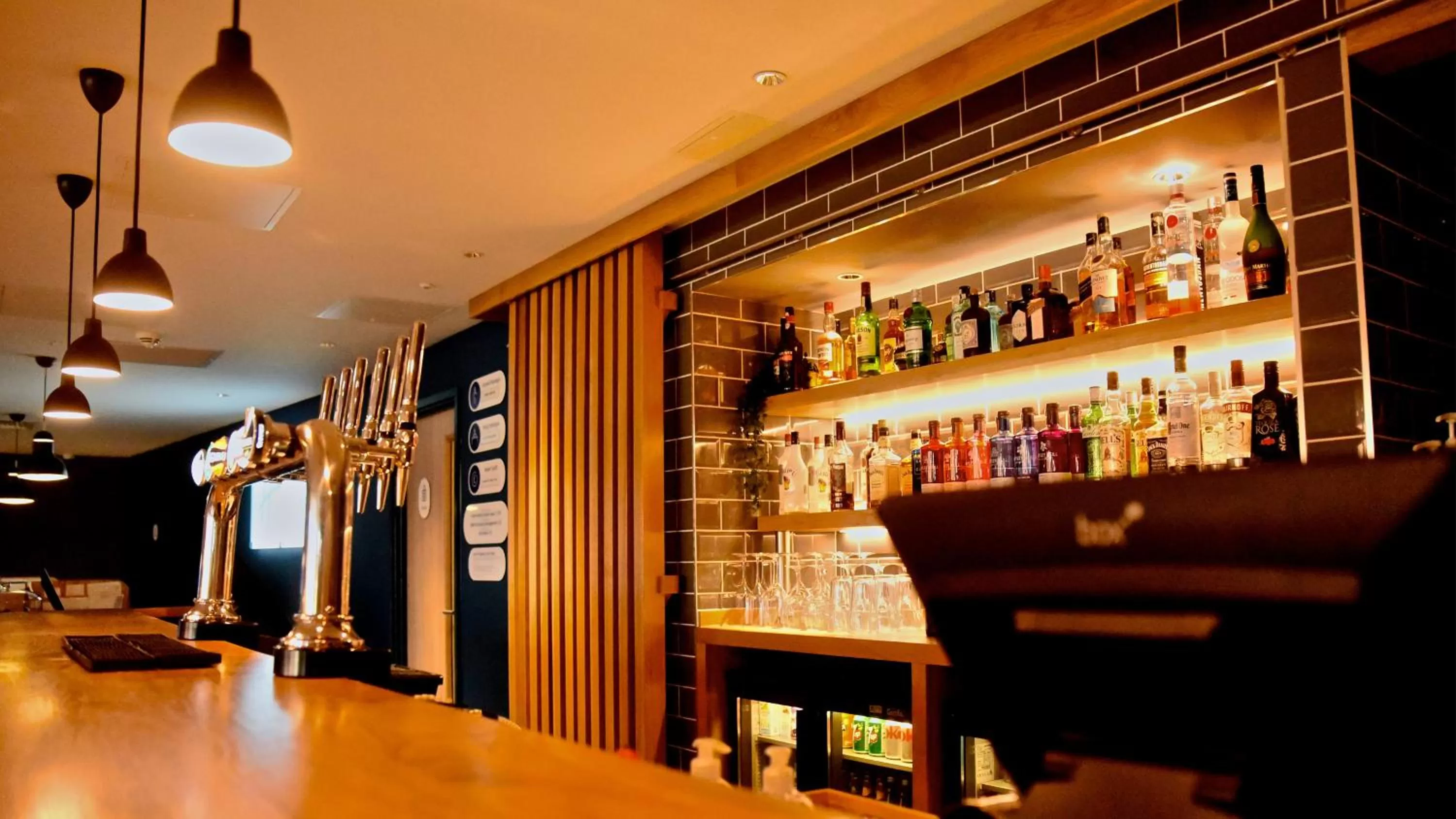 Lounge or bar in Holiday Inn Express - Barrow-in-Furness & South Lakes by IHG