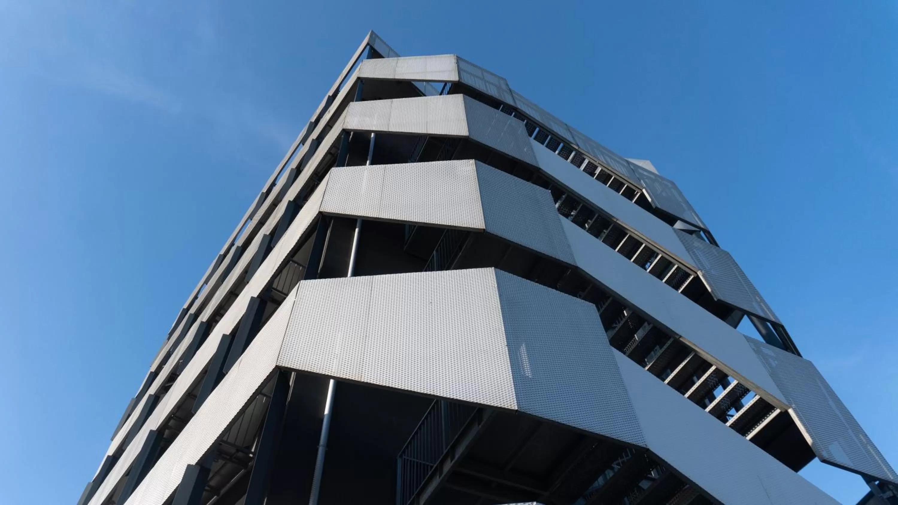 Facade/entrance in AMEDIA Hotel