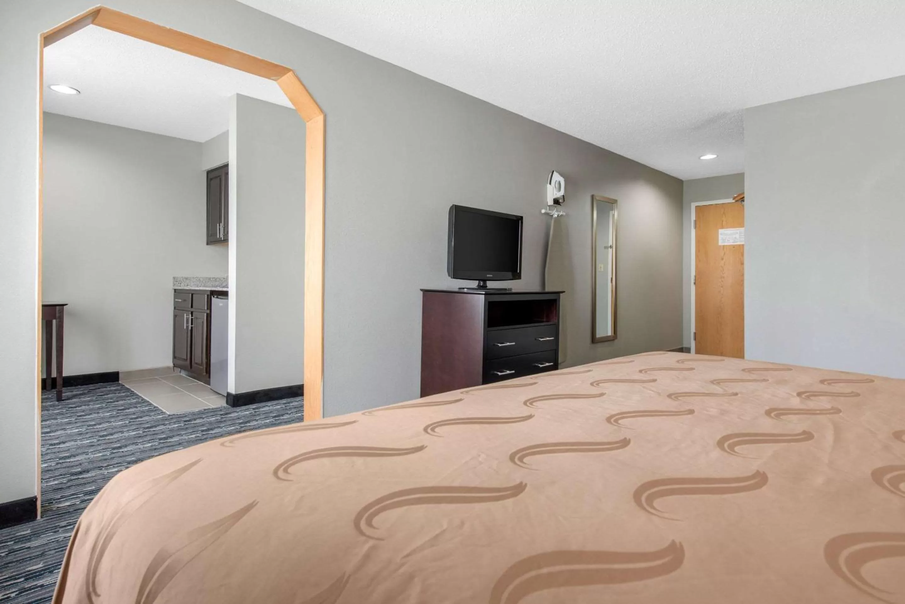 Photo of the whole room, Bed in Quality Inn & Suites Brownsburg - Indianapolis West
