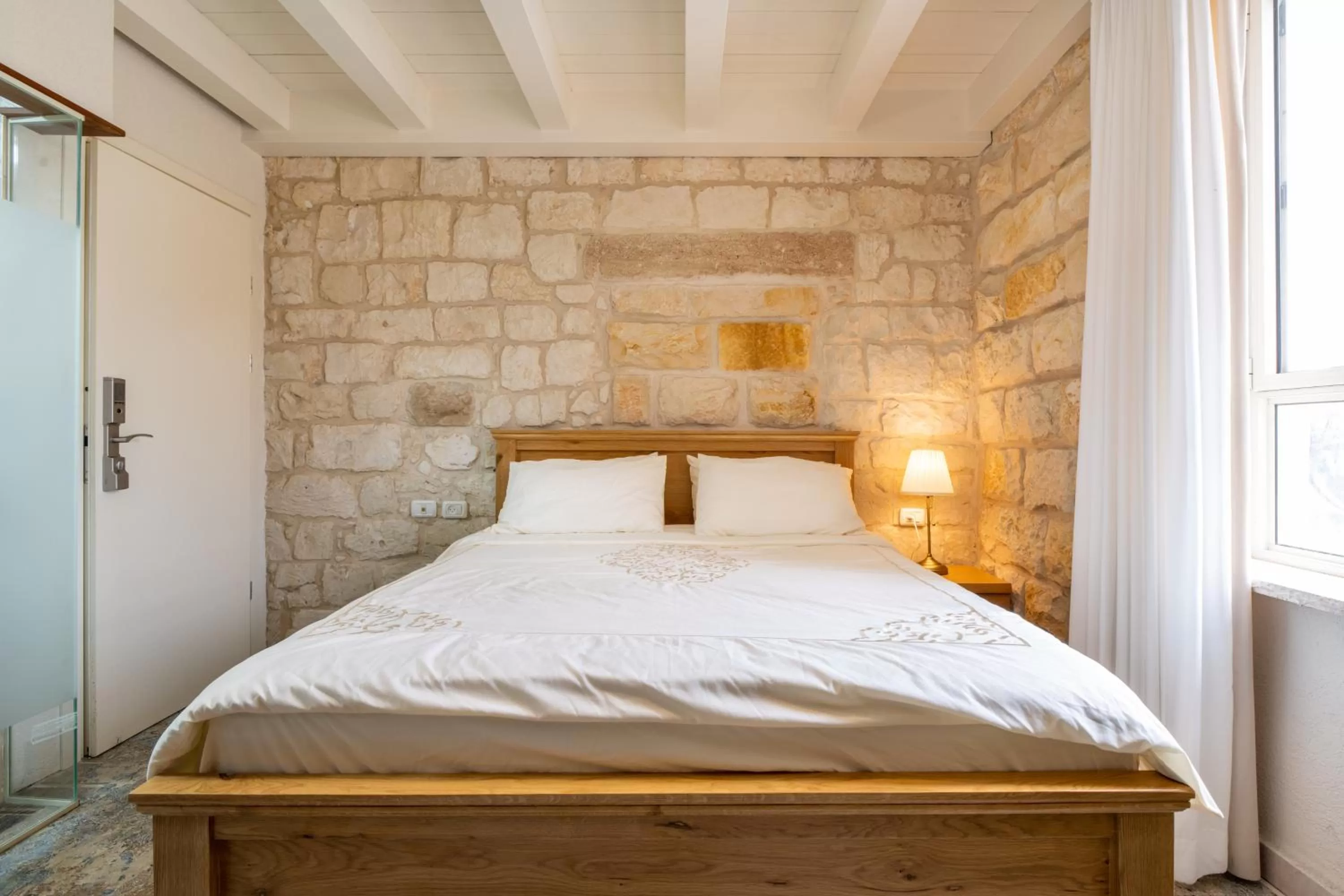 Bed in Via Maria Boutique Suites - Free Parking