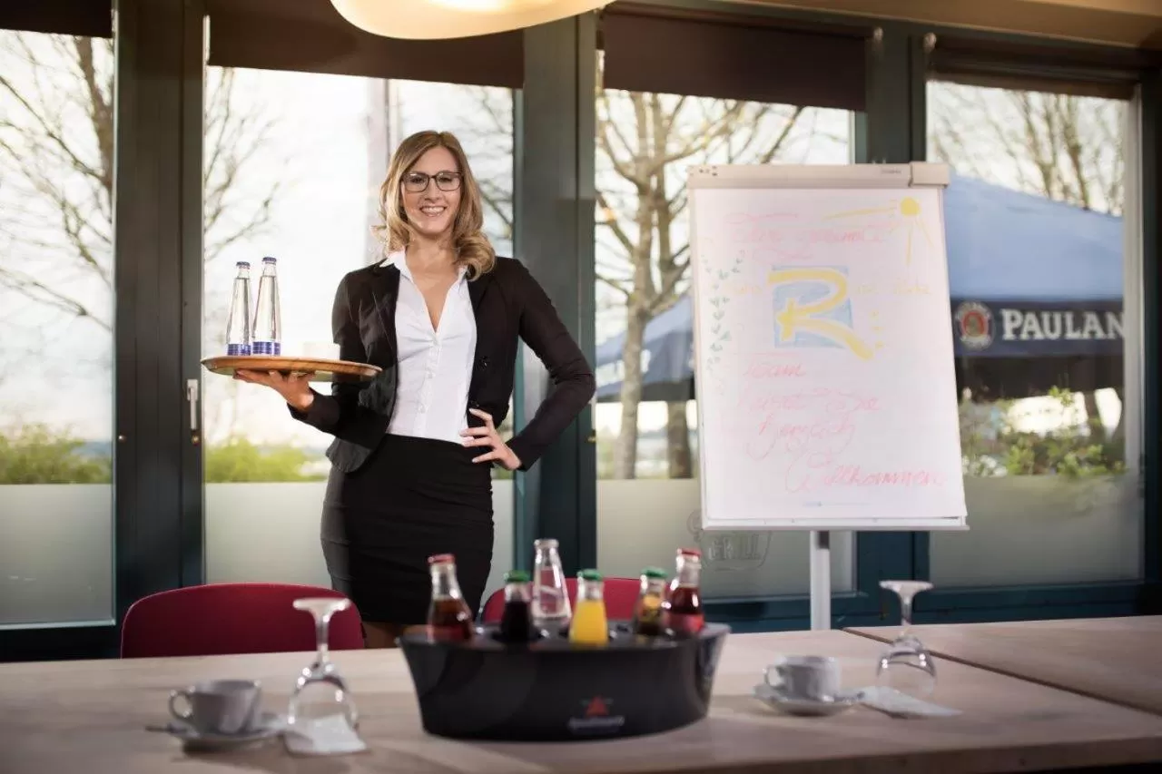 Restaurant/places to eat in AUSZEIT DAS HOTEL Asbach-Bäumenheim