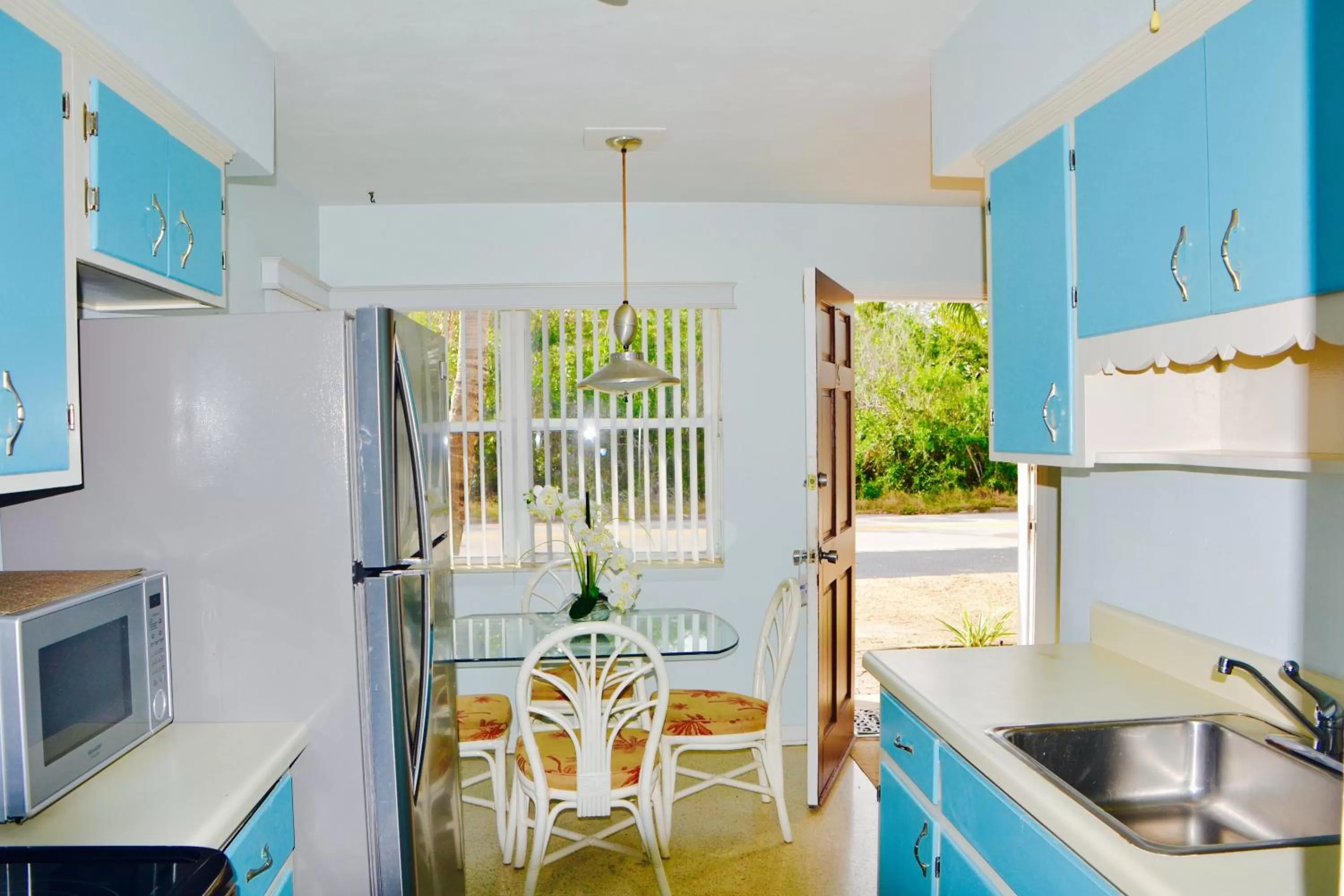 Kitchen or kitchenette, Kitchen/Kitchenette in Sea Turtle Inn