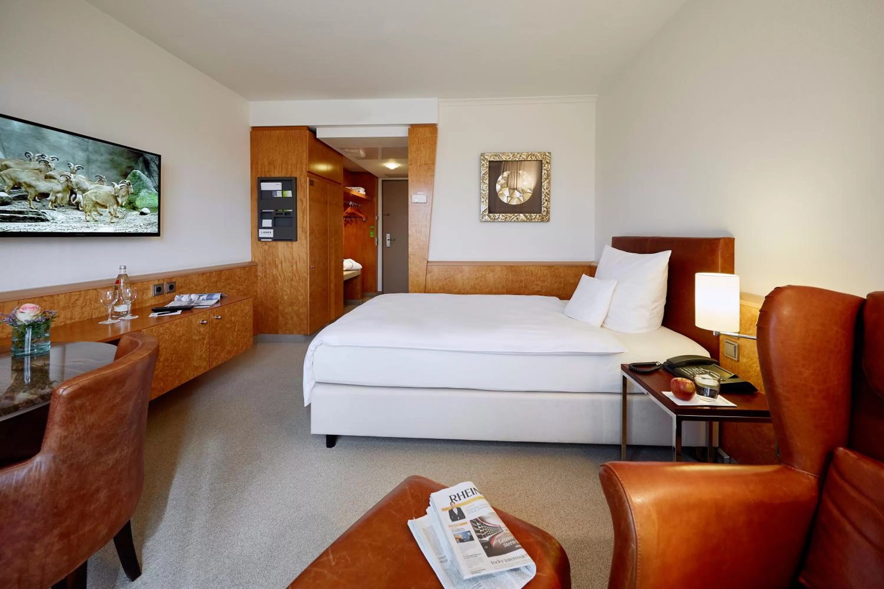 Photo of the whole room, Bed in Lindner Hotel Dusseldorf Airport, part of JdV by Hyatt