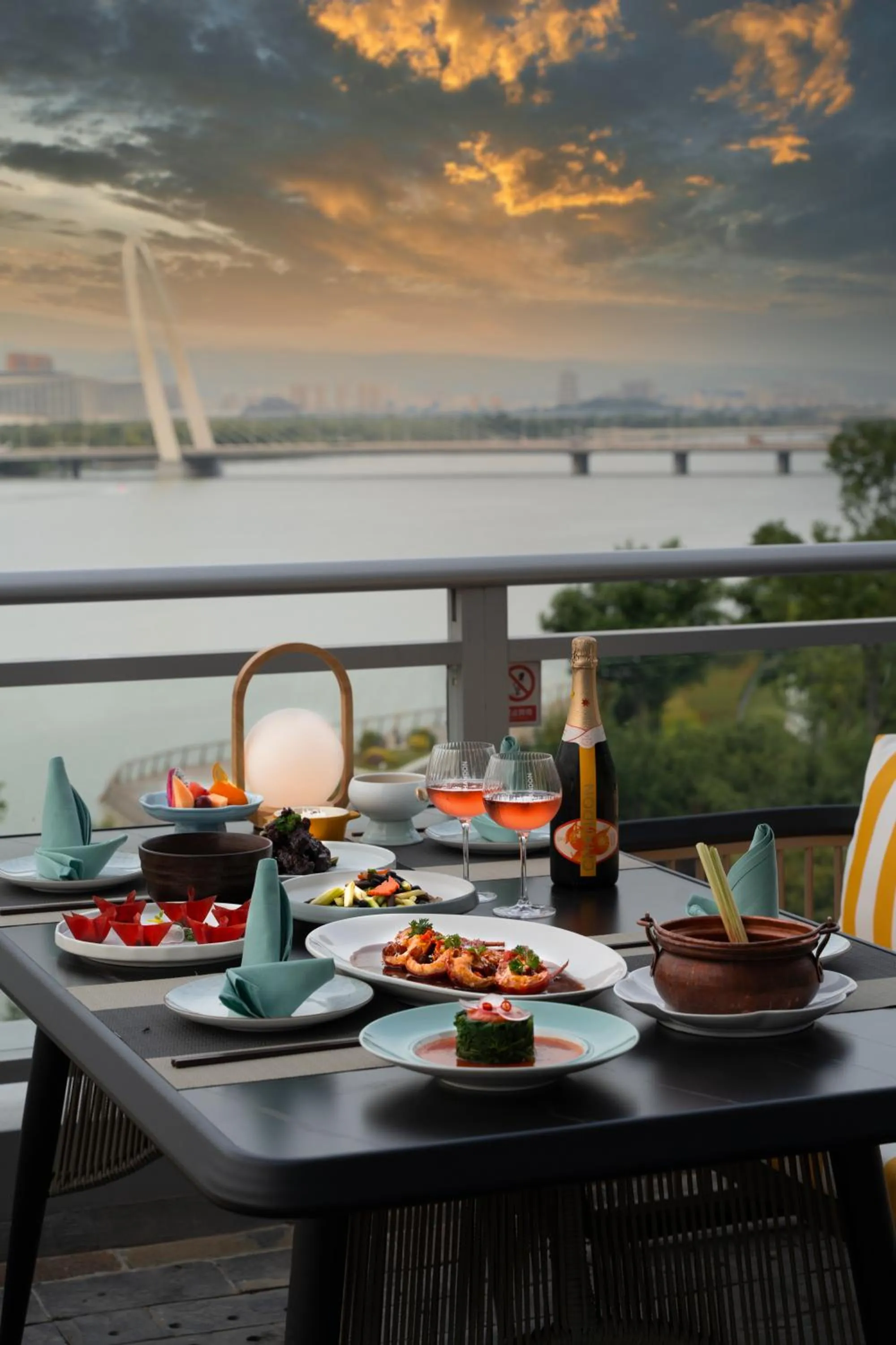 Restaurant/places to eat in Le Meridien Xi'an Chanba