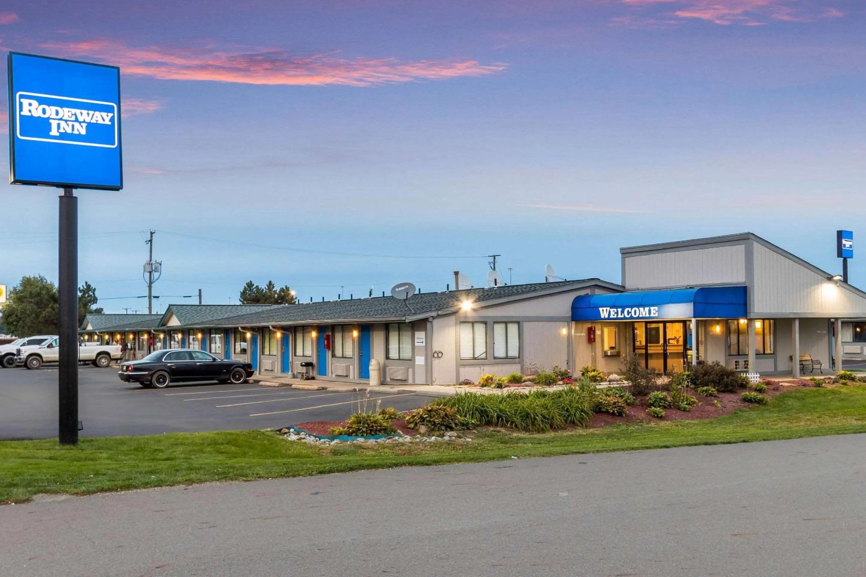 Property building in Rodeway Inn Near Hall of Fame