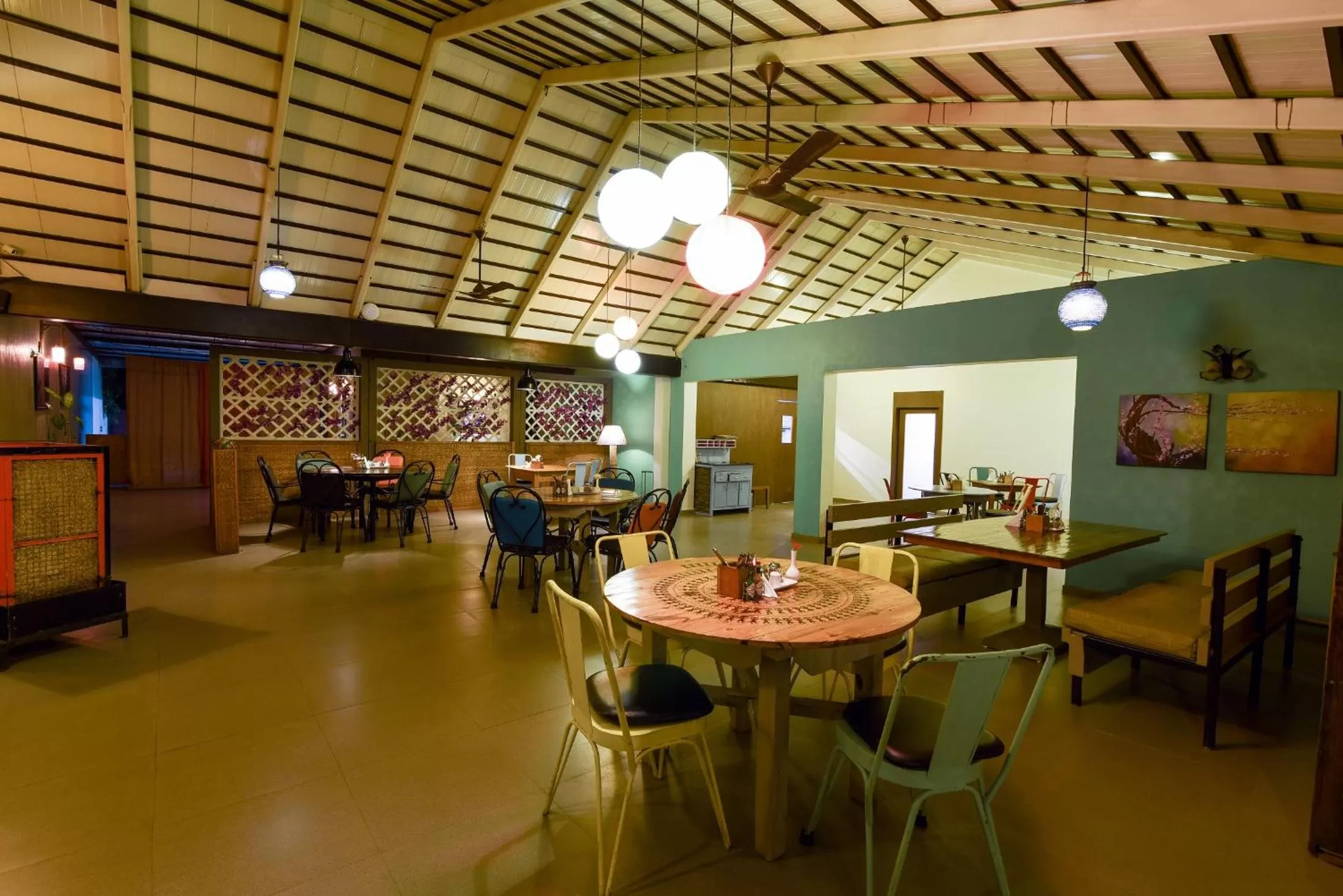 Restaurant/places to eat in The Source At Sula