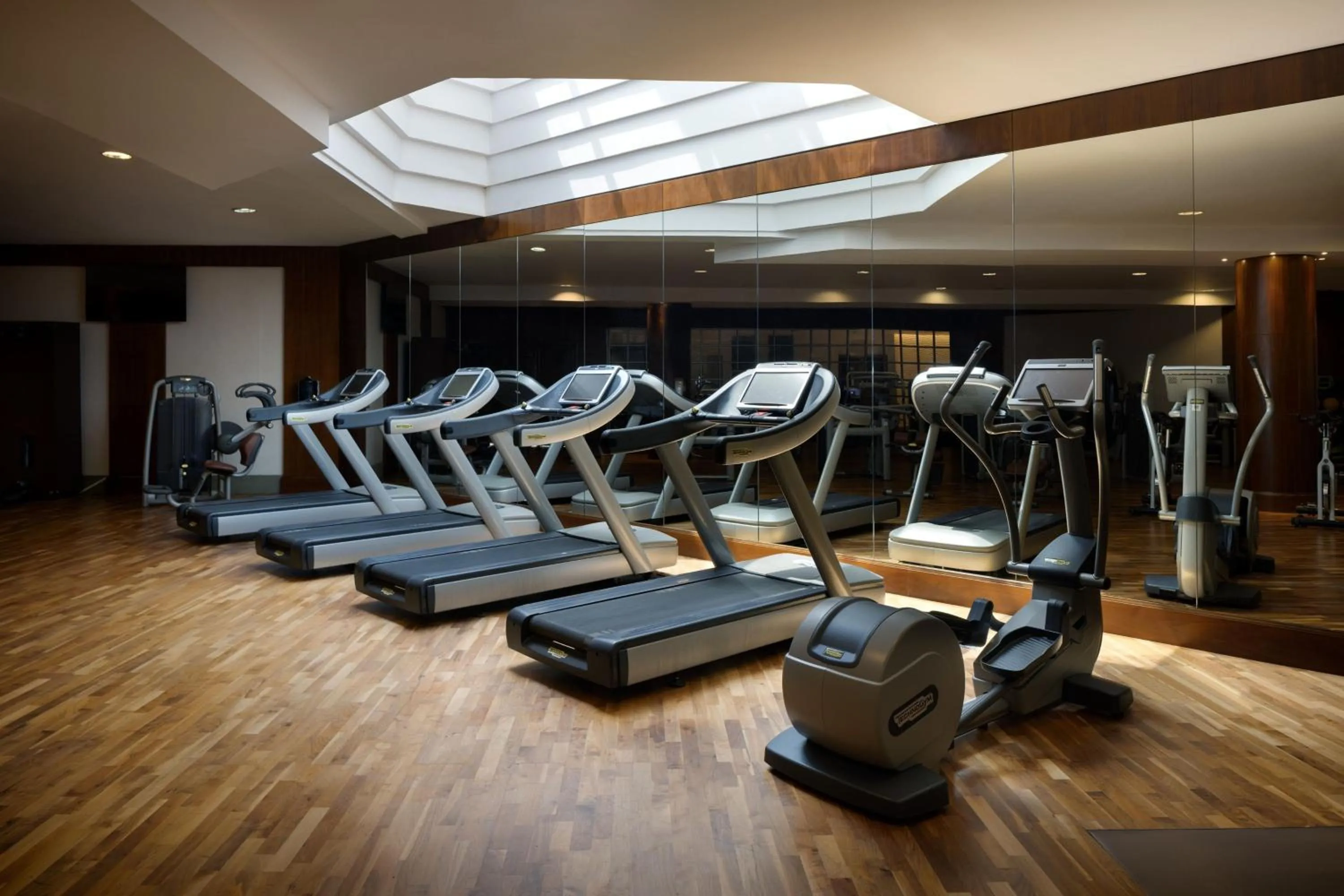 Fitness centre/facilities in Sheraton Oman Hotel