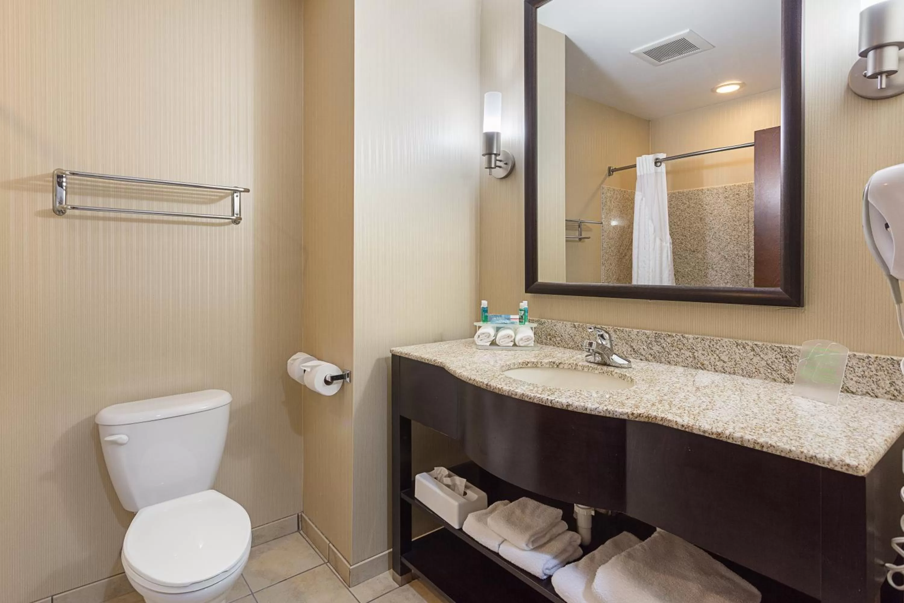 Holiday Inn Express Hotel & Suites Byram by IHG