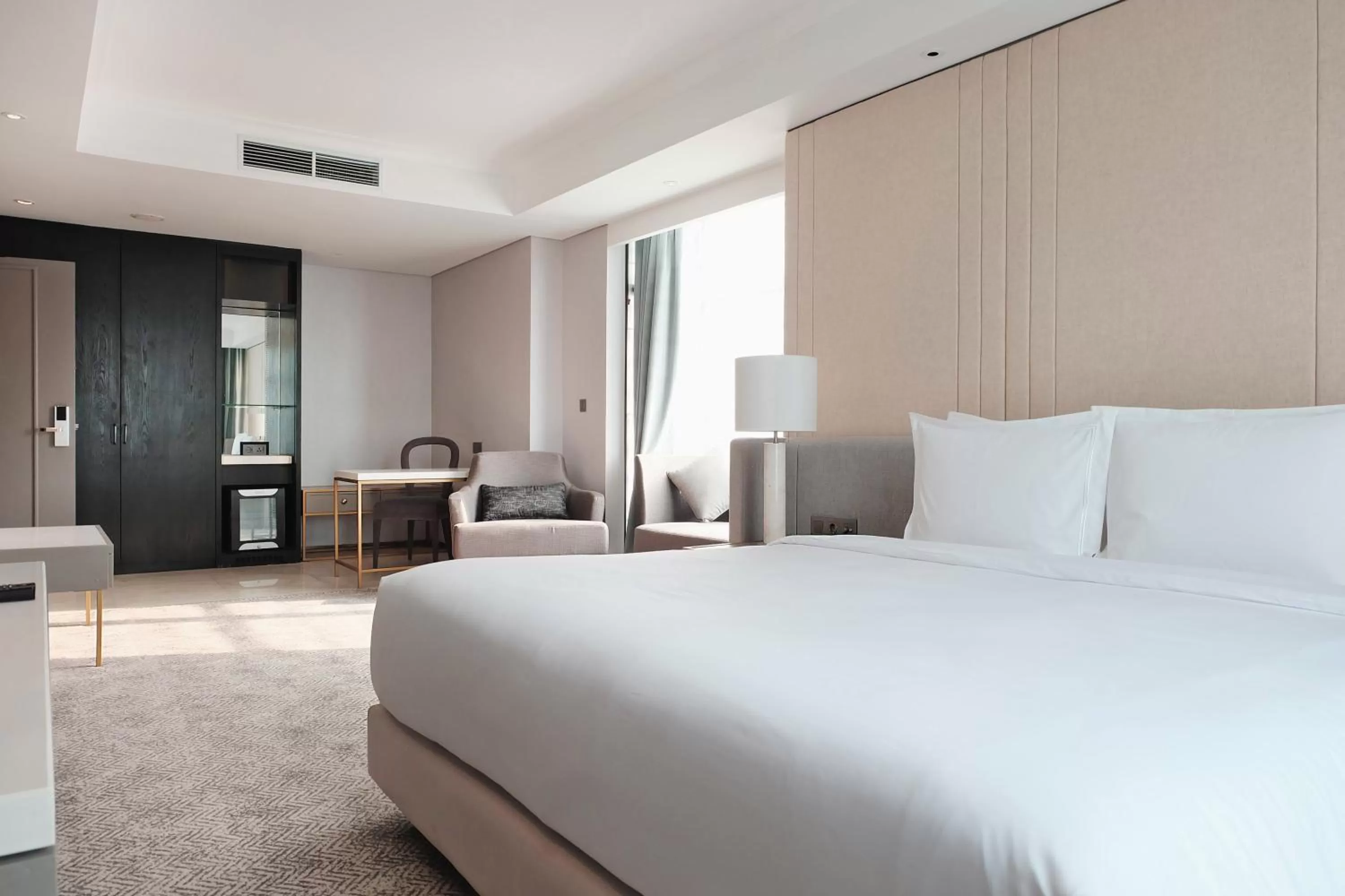 Bed in Goodrich Suites, Jakarta