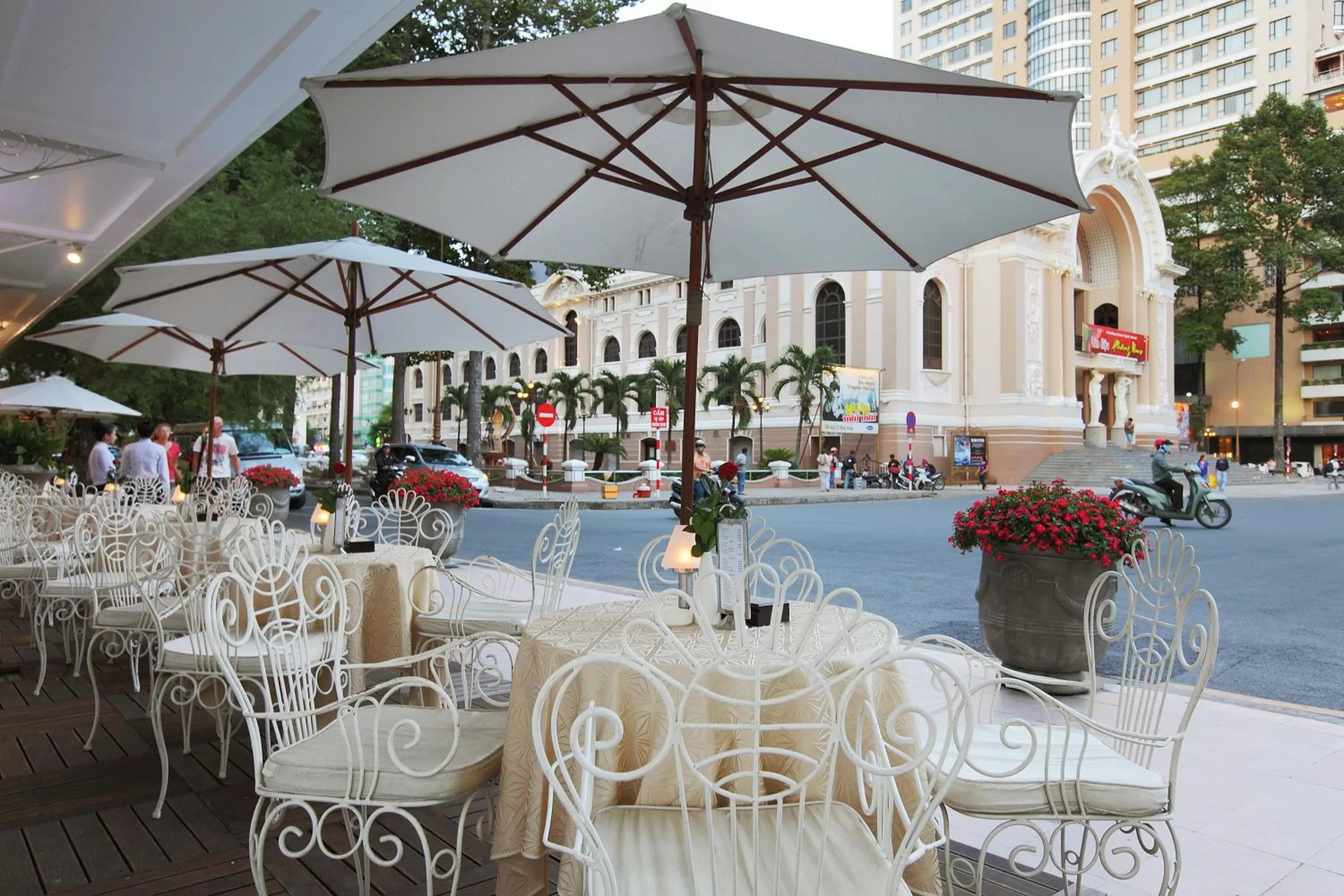 Restaurant/places to eat in Hotel Continental Saigon