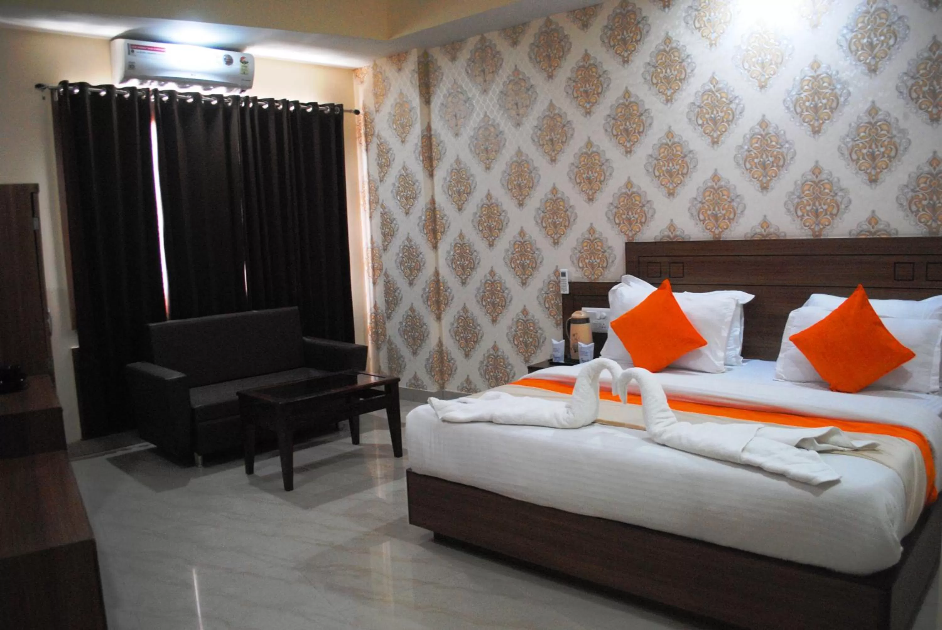 Photo of the whole room, Bed in Hotel The Vaishno Devi Hills