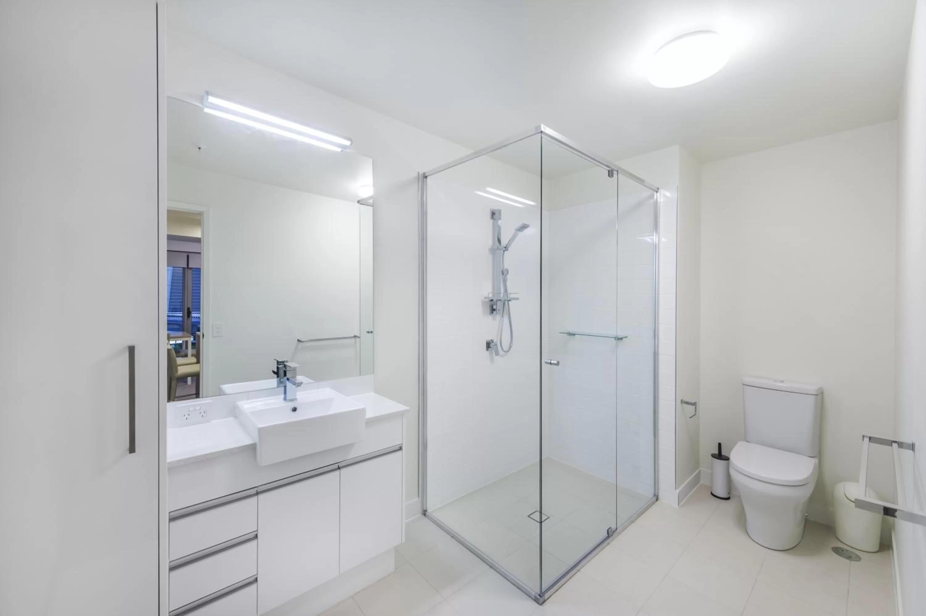 Shower in Link Portside Wharf Apartment Hotel