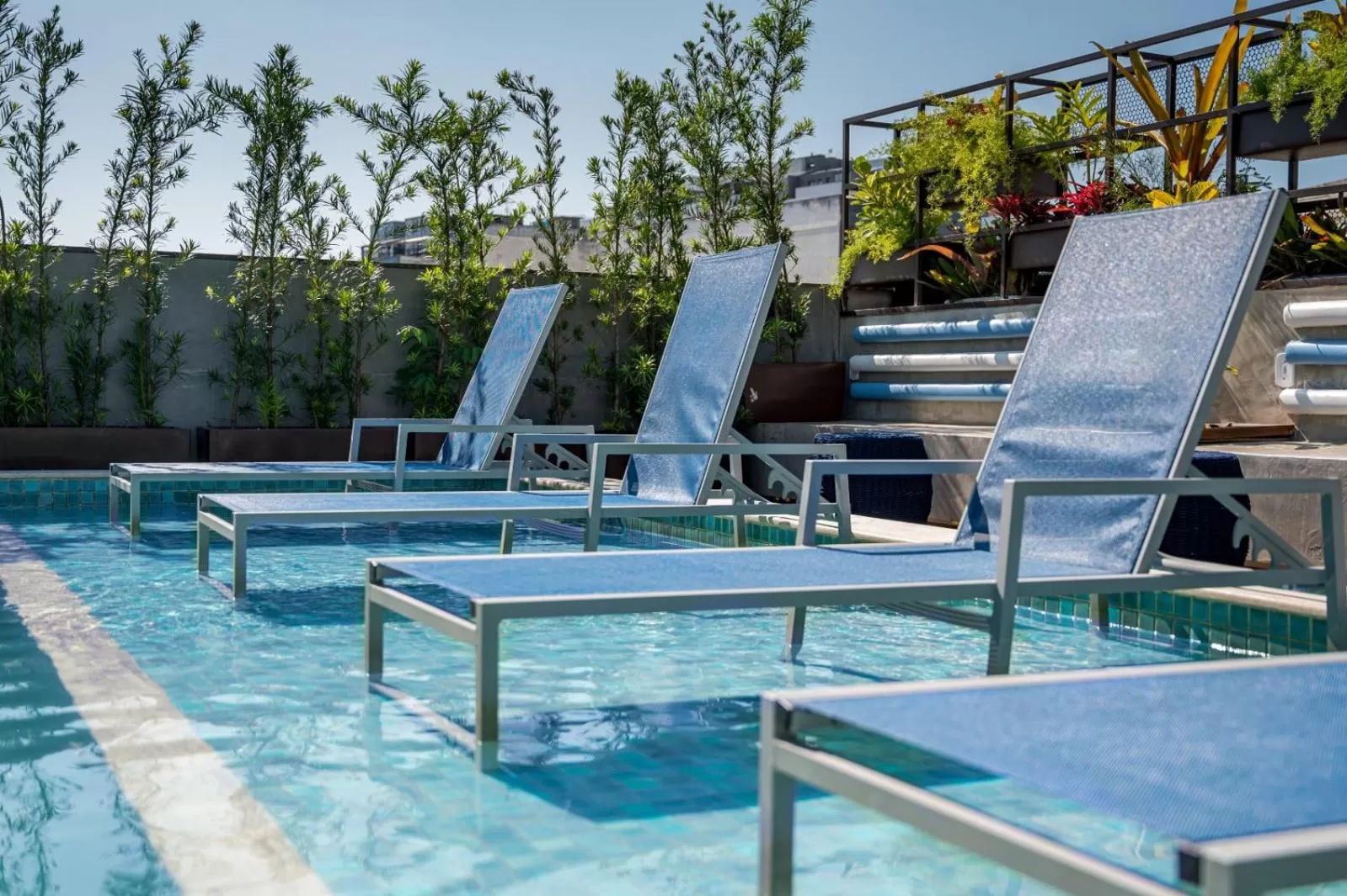 Swimming pool in Royal Regency Palace Hotel