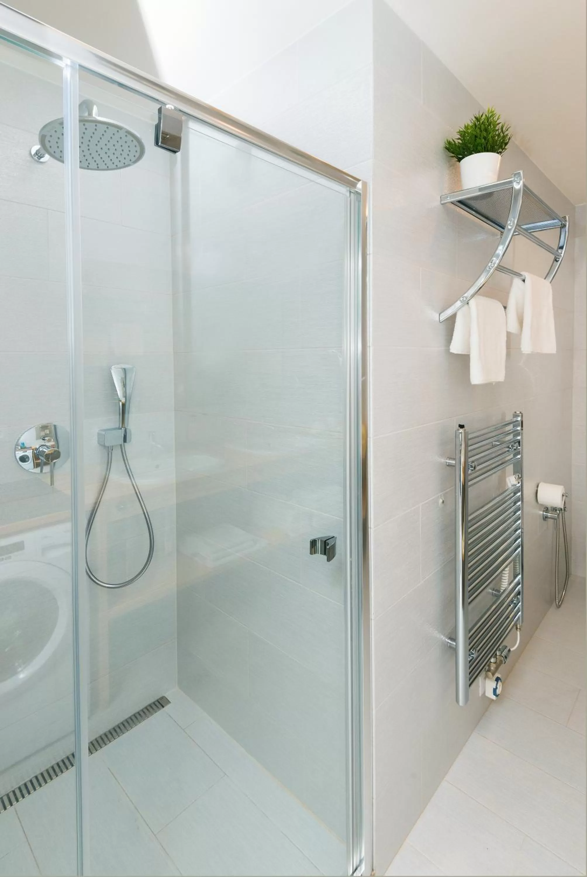 Shower in Residence Trafick