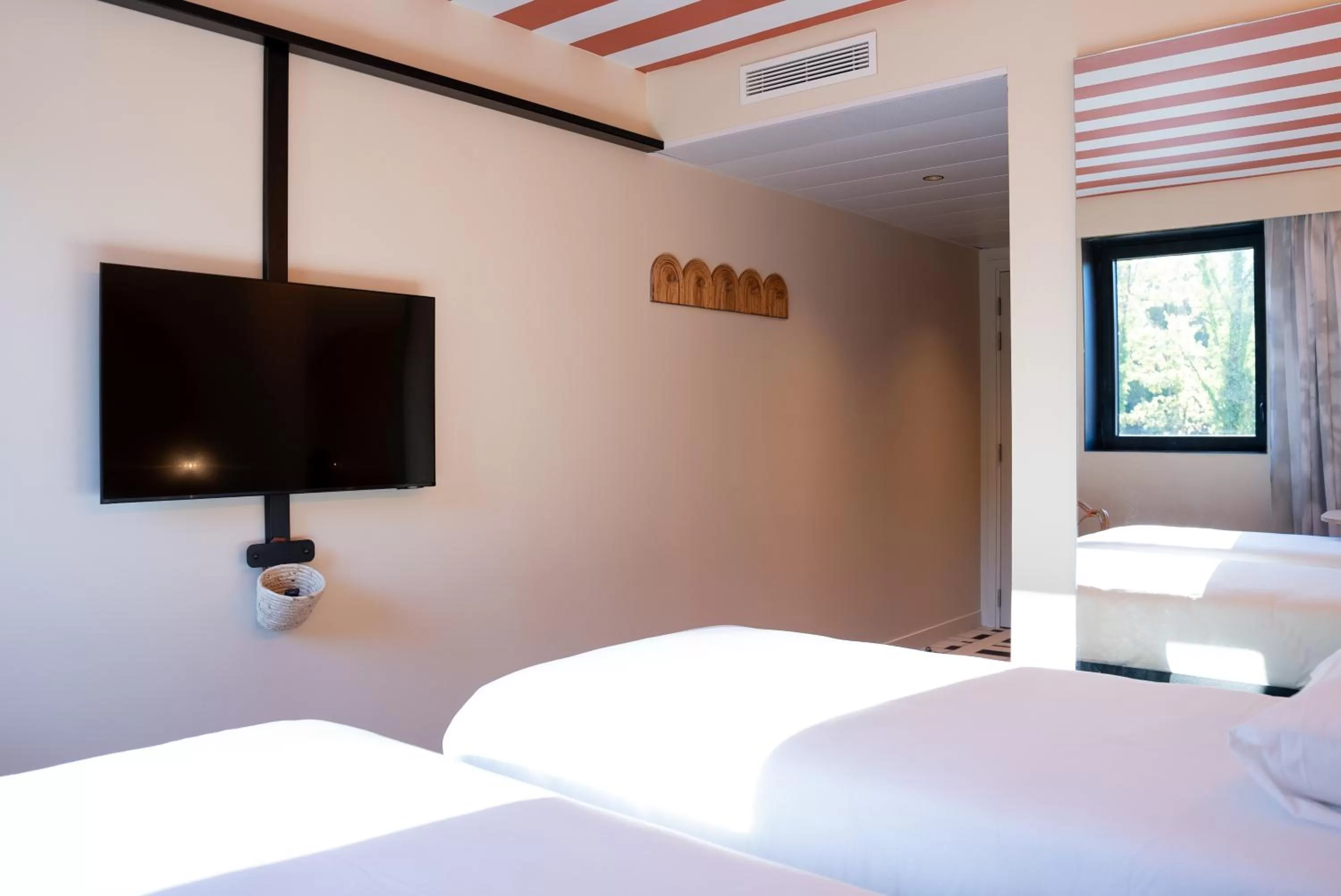 Bedroom, Bed in ibis Styles Montauban
